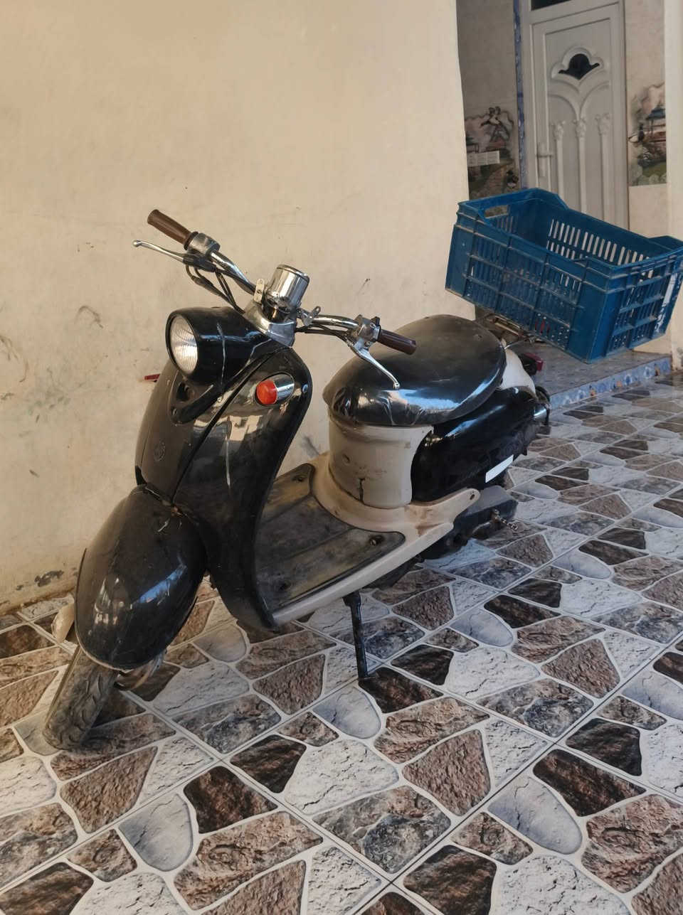 السلام عليكم
دراجة عبد الحليم اوتماتيك، للبيع السعر 250 وبيها مجال المكان ديالى شهربان ***********
