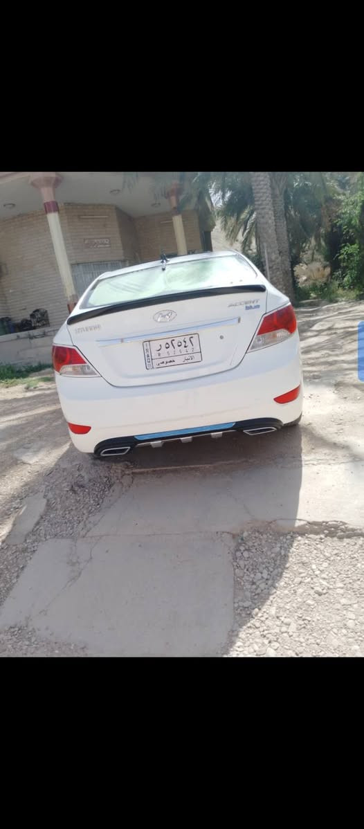 السلام عليكم هونداي اكسنت للبيع موديل ٢٠١٢ فول مواصفات بلو رقم انبار باسمي محرك ١٦٠٠  خليجي قطرتين مكفوله من الضربه والتبديل حتى الدعاميات مكفول مواصفاتها تنته شاشه خمسه ويل كب تحكمات ستيرن تدفئه تبريد فول الاستفسار مراسله ع خاص او ع رقم *********** مكان السياره الانبار حديثه
