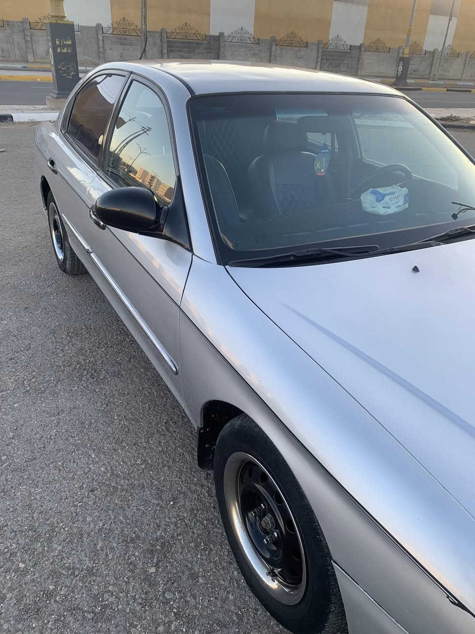 سلام عليكم سوناتا موديل ٢٠٠٠سياره جديده بدون اي نقص صبغ جماليه فقط كير مكينه تبريد حداديه كله جديد غرفه كهربائيات كلها جاهزه سياره خير من الله شغل واطلع للشمال السعر ٥٥ورقه وبيه مجال كلش قليل حك الجيه لان سياره فول الفول مكان السياره كربلاء رقم إنكليزي بغداد سنويه لل ٢٨ رقم التلفون ***********
