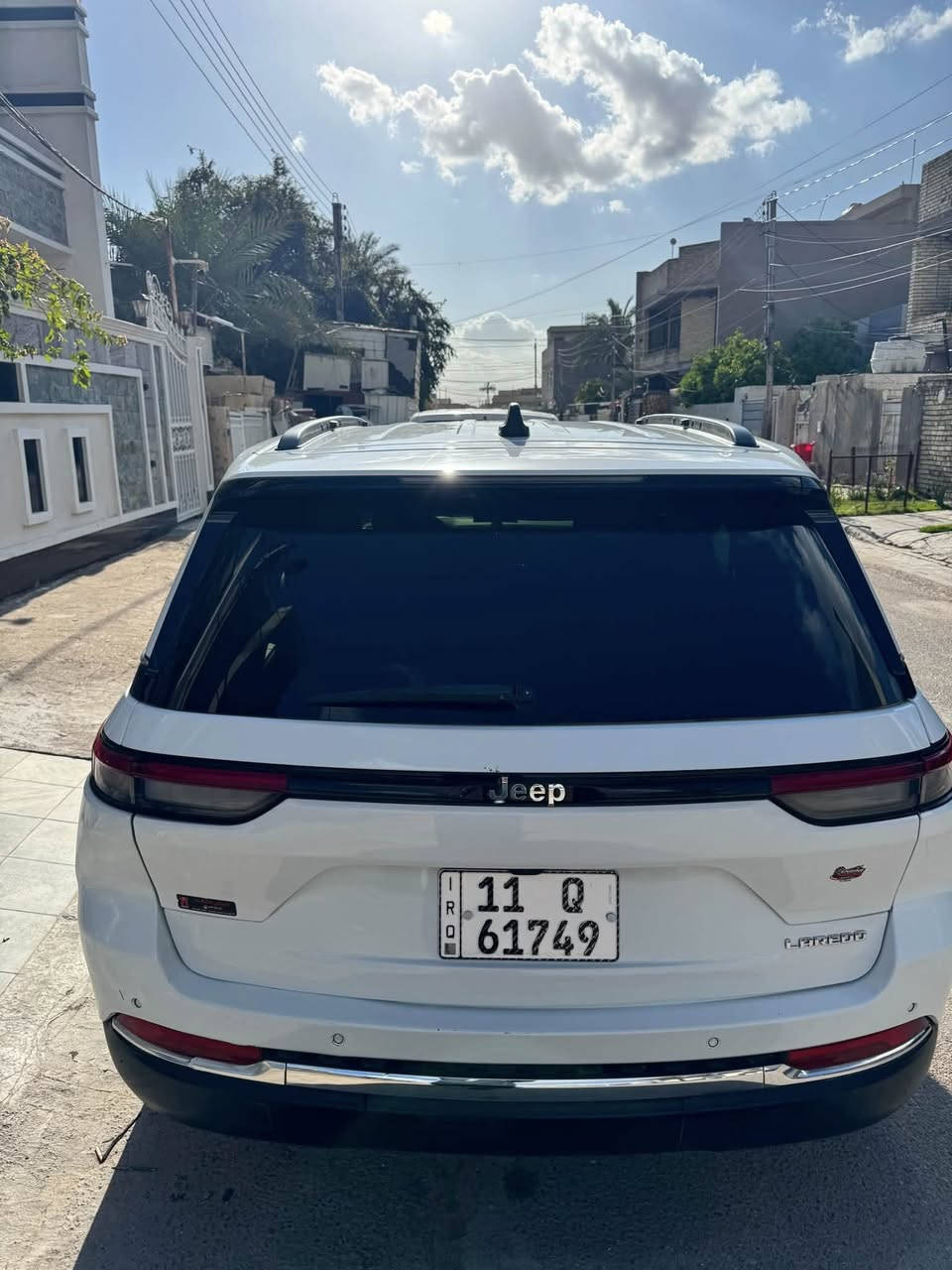 جيب كراند شيروكي فئة لاريدو موديل 2023 5 راكب ماشية 63 الف km
المواصفات:
مقعد السائق كهرباء/شاشة كار بلاي/كير ماوس هاند /بريك بصمه/تحكم ستيرن/خروج عن المسار
تحكم تبريد شاشة/تبريد قطعتين/شفتات ستيرن
مثبت سرعة كروز/رادار مدى بعيد وقصير
لايت زنون/  وباقي المواصفات المعروفه
حادثها جاملغ خلفي وربع صندوق فقط بدون ايرباك بدون دواخل صور الحادثه مرفوقه
بارد في الباب الخلفي الايمن   وبارد في الباب الامامي الايمن
مكان السيارة / بغداد
السعر 31000$
للتواصل / ***********
