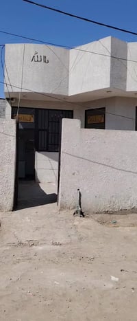 طريق المطار • ١٢٠م • ارضية وسقف صب