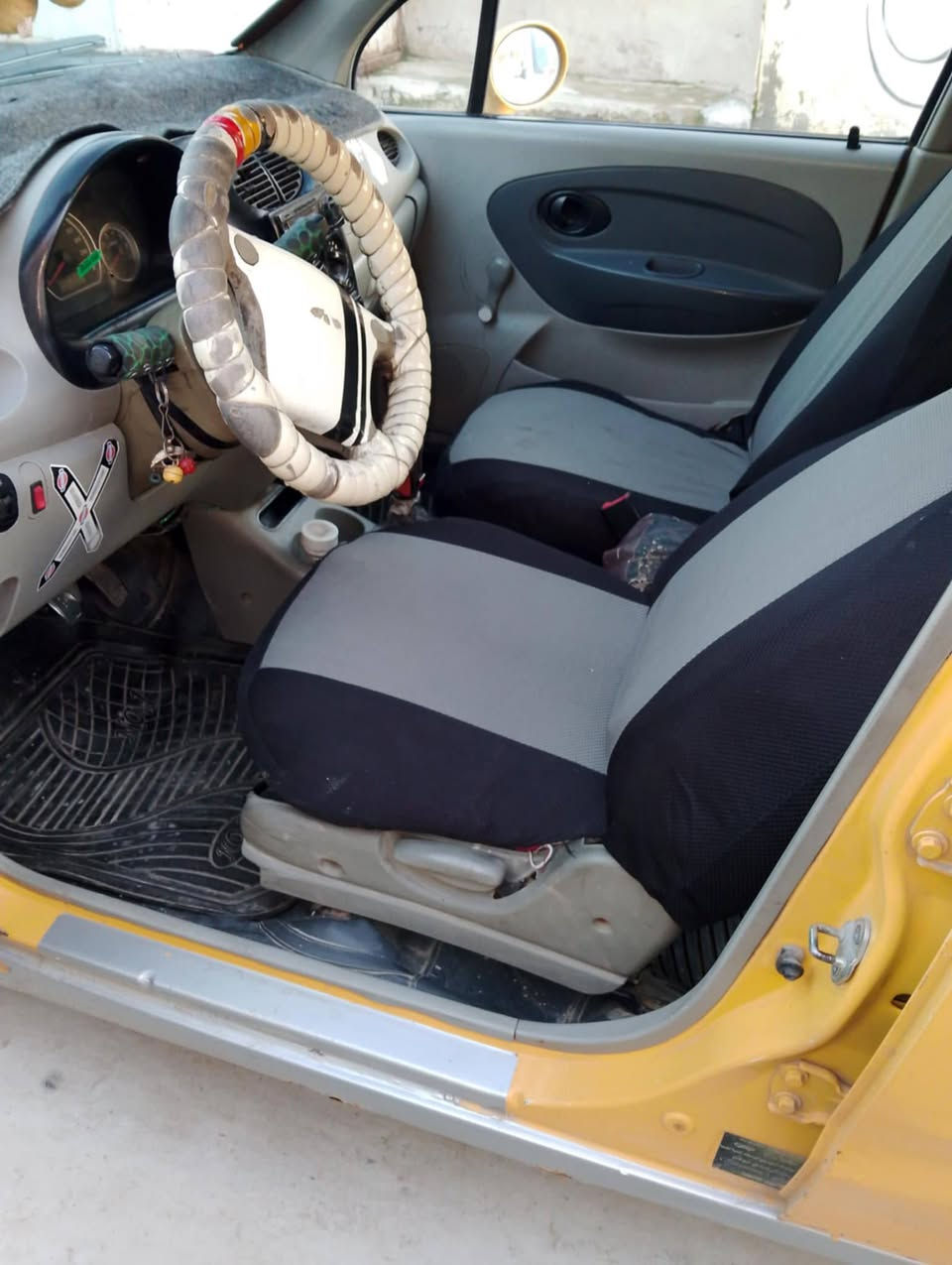 سياره كوكو البيع موديل 2012سنويه 2031 هزة جديدة
محرك وكير شرط طخم أمامي  وخلفي جديد 
كاربون بانزين شرط الوكاله والتحويل غرامات صفر سياره
هيئة عليها 30 الف سيارة نظيفة وحلوه شرط بدون صبغ وبدون ضرر 
السعر 25 
***********
