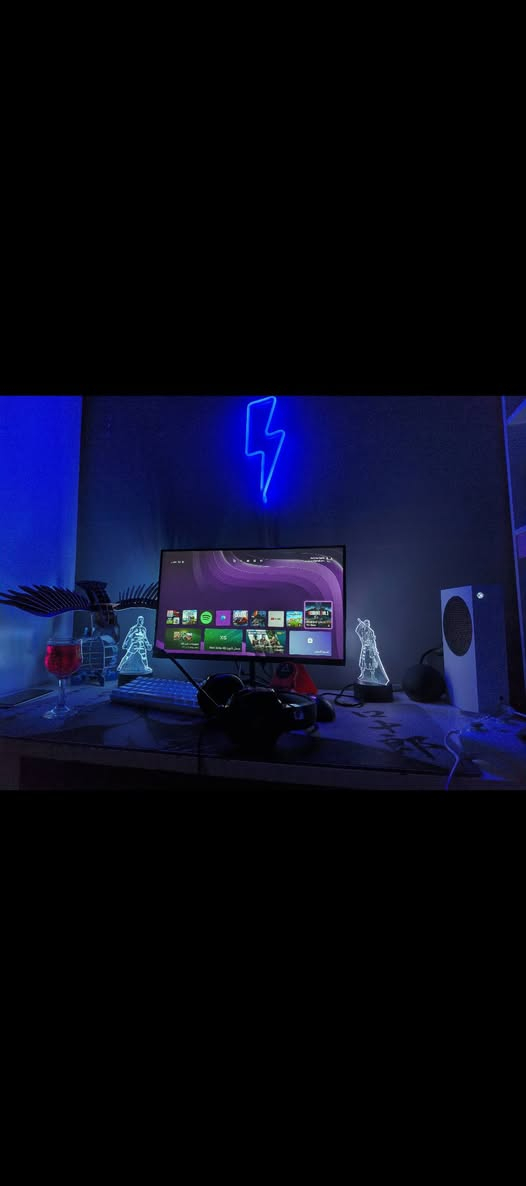 اكس بوكس سيريس اس الابيض ابو 512 تخزين
الاكس بوكس نضيف صارله هواي عتدي بس مستعمل قليل بي شخط بسيط لان متروك
ما مفتوح ابد
ملحقاته :
1 ماوس لوجتك 502G
2 كيبورد ميكانيكي red سويج من شركة عراقية  zxt
3 سماعات اونيكيما🎧
4 اثنين كونترول  🎮🎮
5 شاحتة بطاريات مال كونترول
6 هارد ssd خارجي 1 تيرا والاكس بوكس 512
يصير  1512 مساحة عندك
رقمي ***********
