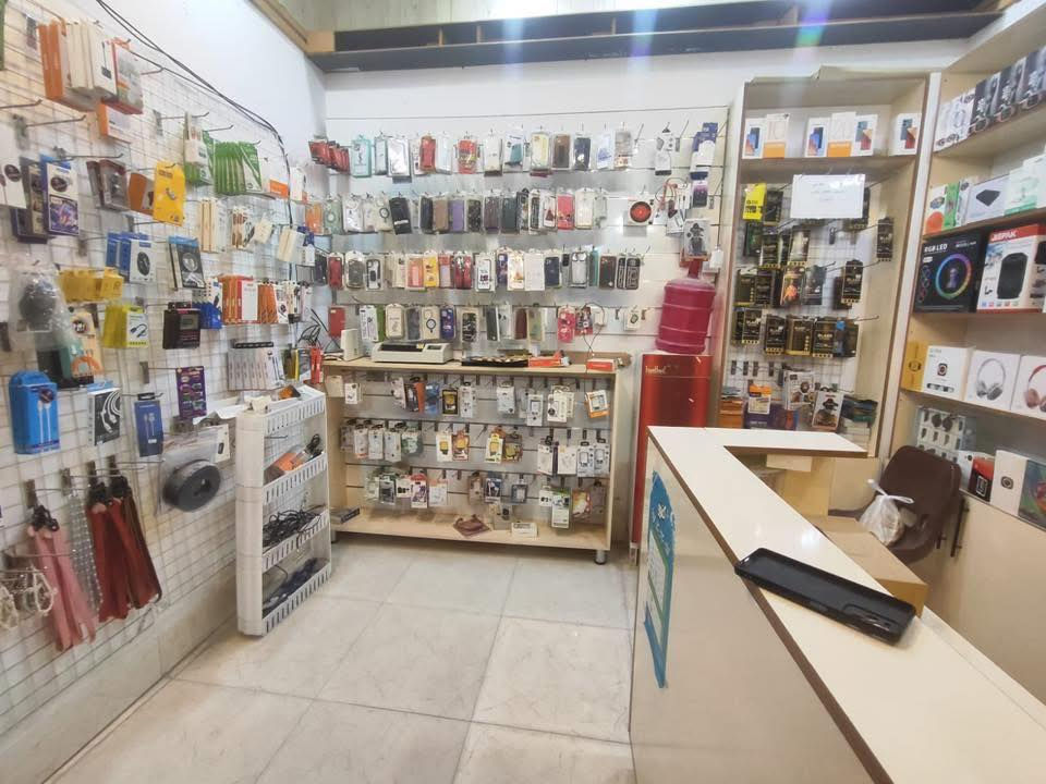 #محل تليفونات للبيت محل كامل وجاهز من كلشي
منطقه الانوار شارع المواكب 
سعره 4250

شامل كل الاغراض البي 
***********
