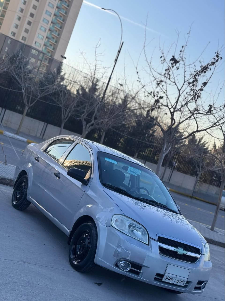 ئەڤیۆ ٢٠١٠ ڕەنگی ڕەساسی گێڕعادی ناوڕەش سێ پارچە بێ ناوگرتن تۆزێک کاڵبوونەوەی هەیە سەنەوی بەسەر نەچووە شەش مانگی ماوە کێڕ و مەکینەی بەشەرت پێشو دوای کەپسە زۆر جوان ماوەتەوە و چوارتایەی لۆکی لە ژێرە 
ژ.م.  کاک پەیوەند ***********
نرخی:٦١ و مەجالێکی کەم السليمانية, العراق
