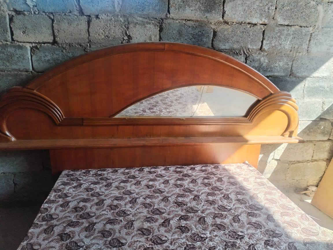 سرير نفرين حطاطة 85
كاونتر قطعتين بدون سنك 225
بوفية حطاطة 100
العنوان قرية مختار ***********بي واتساب
