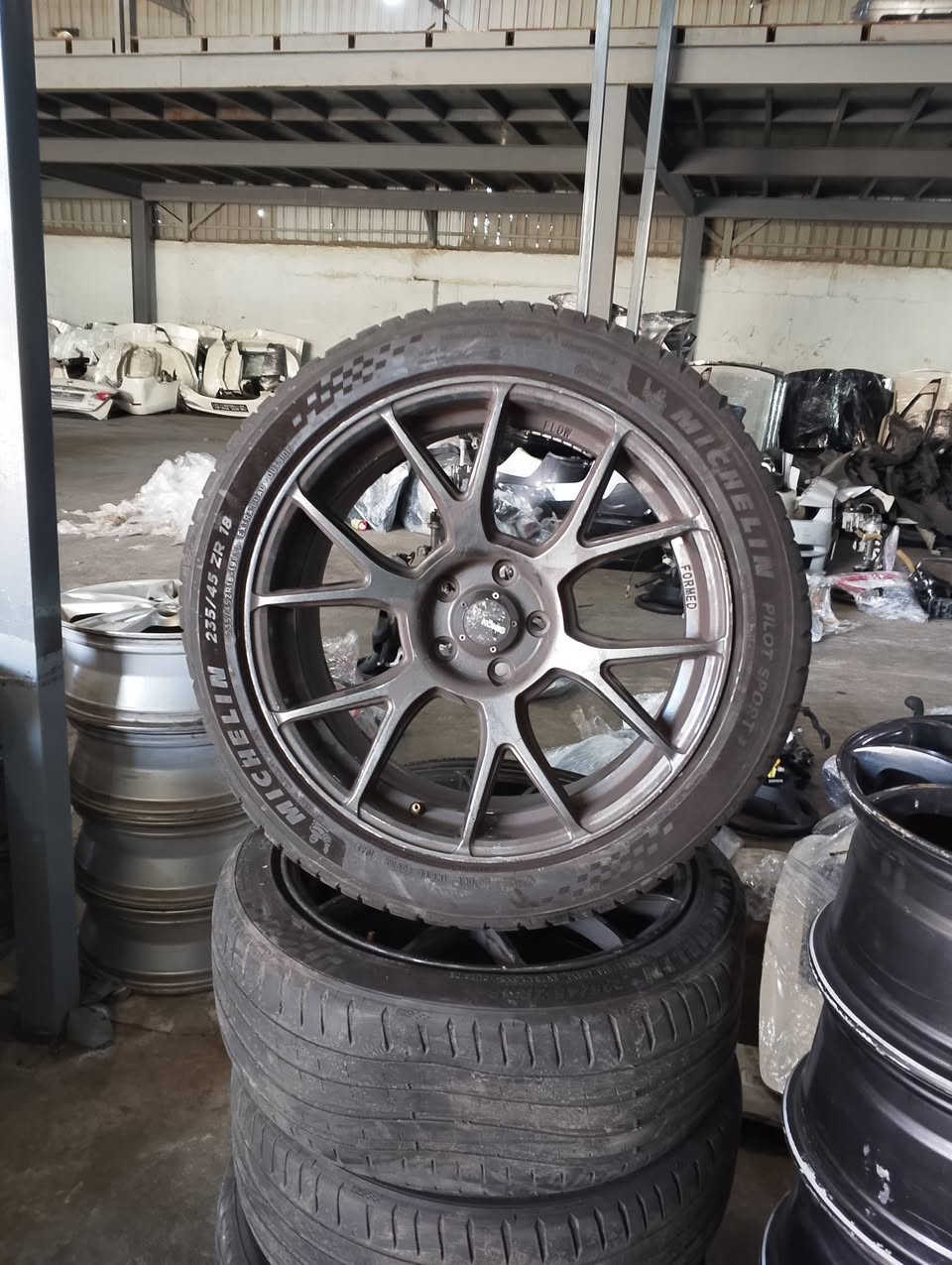 السلام عليكم من كراج المتوكل للبيع السيارات الالماني الحديث اودي جيتا باسات كولف  تيكوان تم وصول بضاعة جديد ويل كب العنوان موصل مجمع اسود الرافدين للاتصال على الرقم *********** عبدالله
