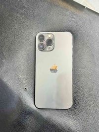13 برو ماكس 256  أمريكي مكفول بطاريه 78 سعر 650 مكاني البلديات 0774444...