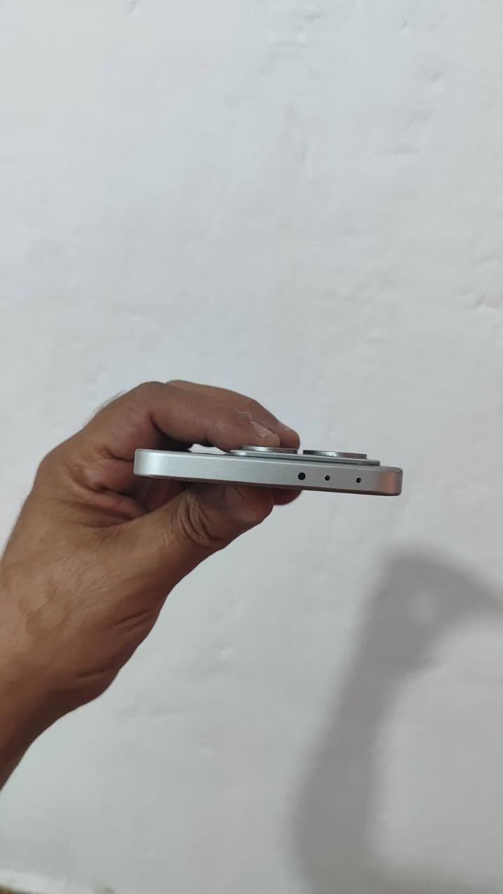 Mi 14 t
شاومي mi 14 t 
ذاكره ٥١٢
رام ١٢ + ١٢ 
المعالج: ثماني النواة Dimensity 8300 Ultra تكنولوجيا 4 نانو
الشاشة: 6.67 بوصة بدقة 1220x2712 بكسل  ١٤٤ فريم . ١٢٠ فريم ببجي
البطارية: 5000 مللي أمبير
الجهاز كلش نظيف مابي اي خلل او تصليح و نظافته موضحة بالصور .. بدون ملحقاات
للبيع 
السعر ٤٢٥ الف 
مكاني بغداد - الدورة ..... ((ما عندي توصيل))


**إذا كنت صاحب هذا الإعلان وتريد حذفه لأي سبب، رجاءا أرسل رسالة إلى الدعم الفني**