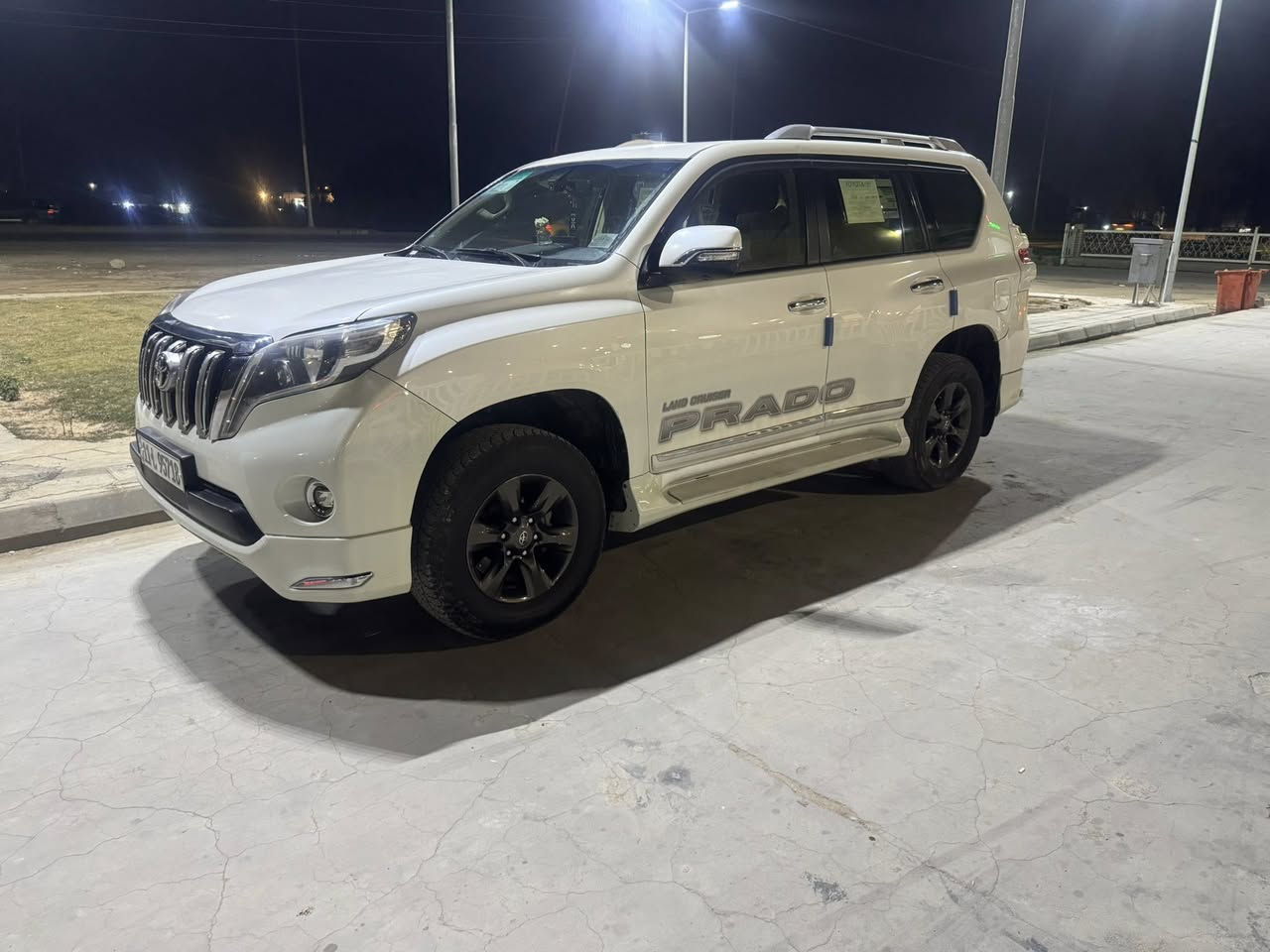 السلام عليكم برادو موديل ١٢ محدث بجم ١٧ اصلي وغراضها القديمه موجوده وياها السياره كفاله عامه من الصبغ والتبديل عده مكانين بارد السياره جديده خير من الله كير مكينه صدر تخم تاير فول مواصفات رقم بغداد بأسمي عارضها ب٢٩٥ وبيها مجال بيع او مراوس حسب القناعه للاستفسار ***********
