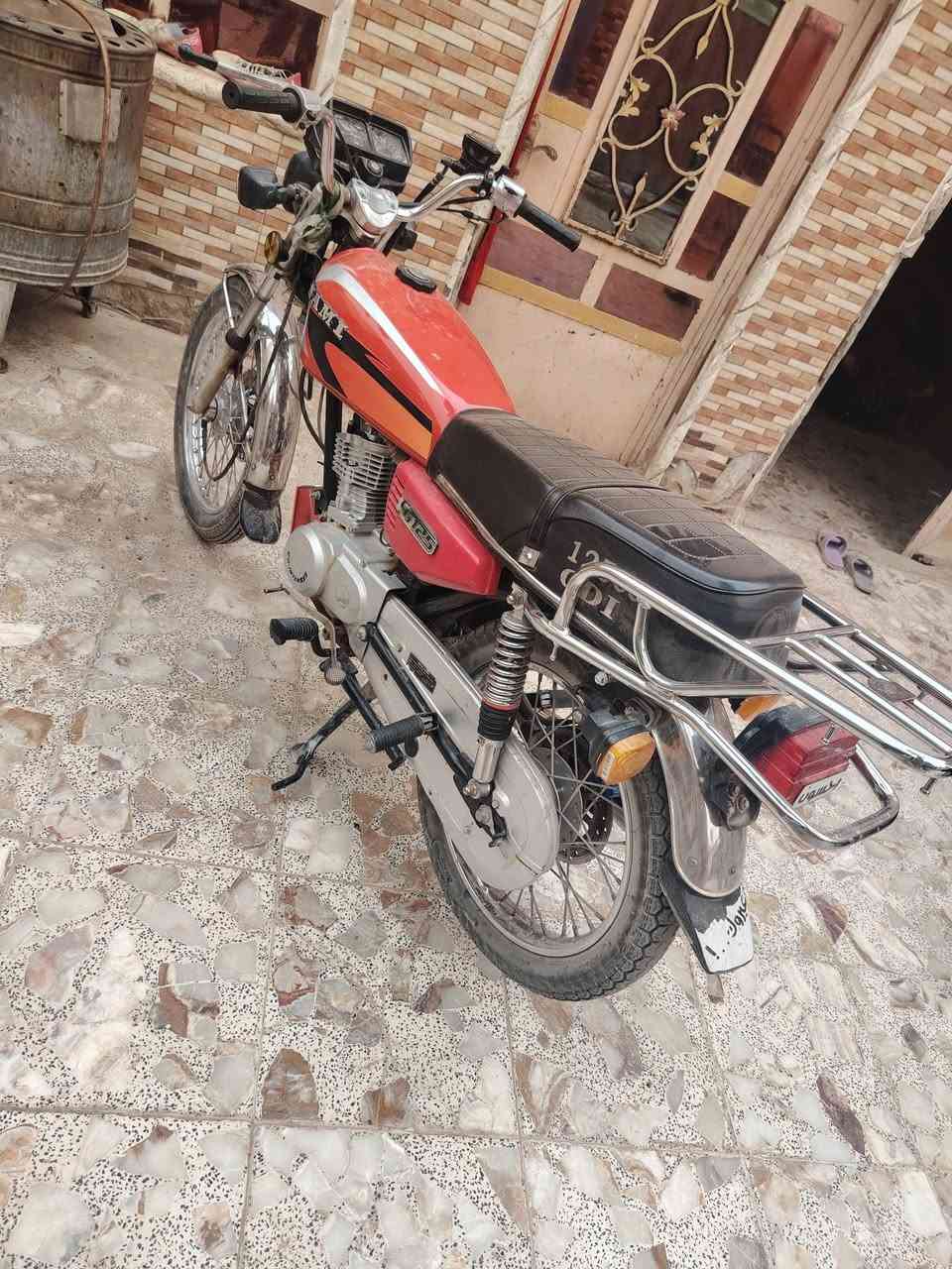 سلام عليكم دراجه الرابعه كير البيع دراجه مبدل بيه تانكي وصفاحيات  وسيبايه الول الأصلي مالته رصاصي دراجه موديل 2024 دراجه أوراق سكنر مكان النجف بل كوفه وره كراج الحله السعر 650 وبيه مجال قليل جوه ال600 ما صير رقم الهاتف ***********
