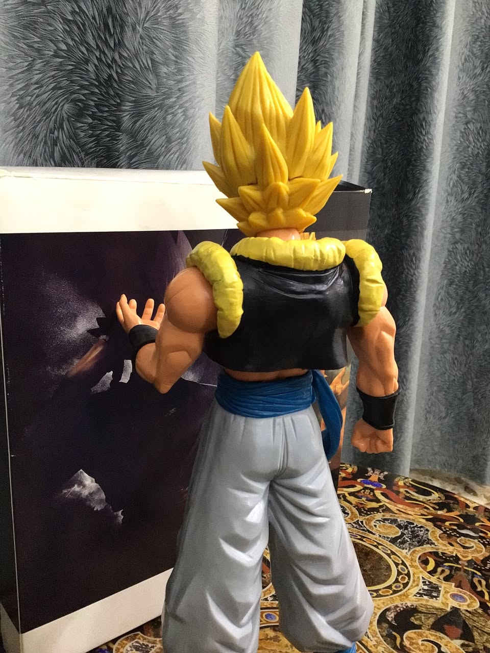 هذه هي مجموعة مجسمات شخصية "فيجيتو" من )Vegito( "فيجيتو" سلسلة "دراغون بول Dragon Ball) بارتفاع 33

سم. تتضمن المجموعة ثلاثة إصدارات مختلفة للشخصية: سوبر سایان بلو، وفيجيتو بشعر أسود عادي، وسوبر سايان. المجسمات مصنوعة من مادة PVC المتينة ومصممة بوضعية قتالية. تتراوح أوزان المجسمات تقريباً بين 798 جراماً

و 815 جراماً للقطعة الواحدة.

33cm


**إذا كنت صاحب هذا الإعلان وتريد حذفه لأي سبب، رجاءا أرسل رسالة إلى الدعم الفني**