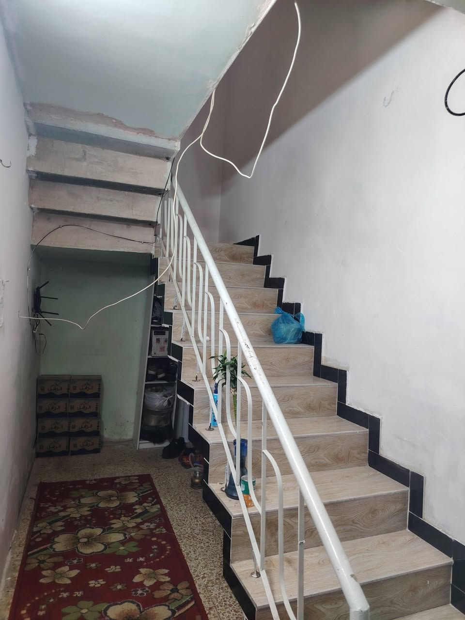 السلام عليكم
دار للبيع مساحه 200 متر قاطين يحتوي على غرف عدد 6 وصاله استقبال وحولي عدد 2 ومطبخ منطقه الحسينيه بدايه خدمات مسقط محله 210 قرب المستشفى التركي رقم القطعه 9786
السعر 140
***********
