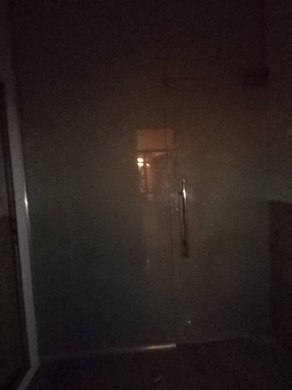 السلام عليكم قاطع زجاي بي باب للبيع العنوان الدوره المهديه للاستفسار ***********
