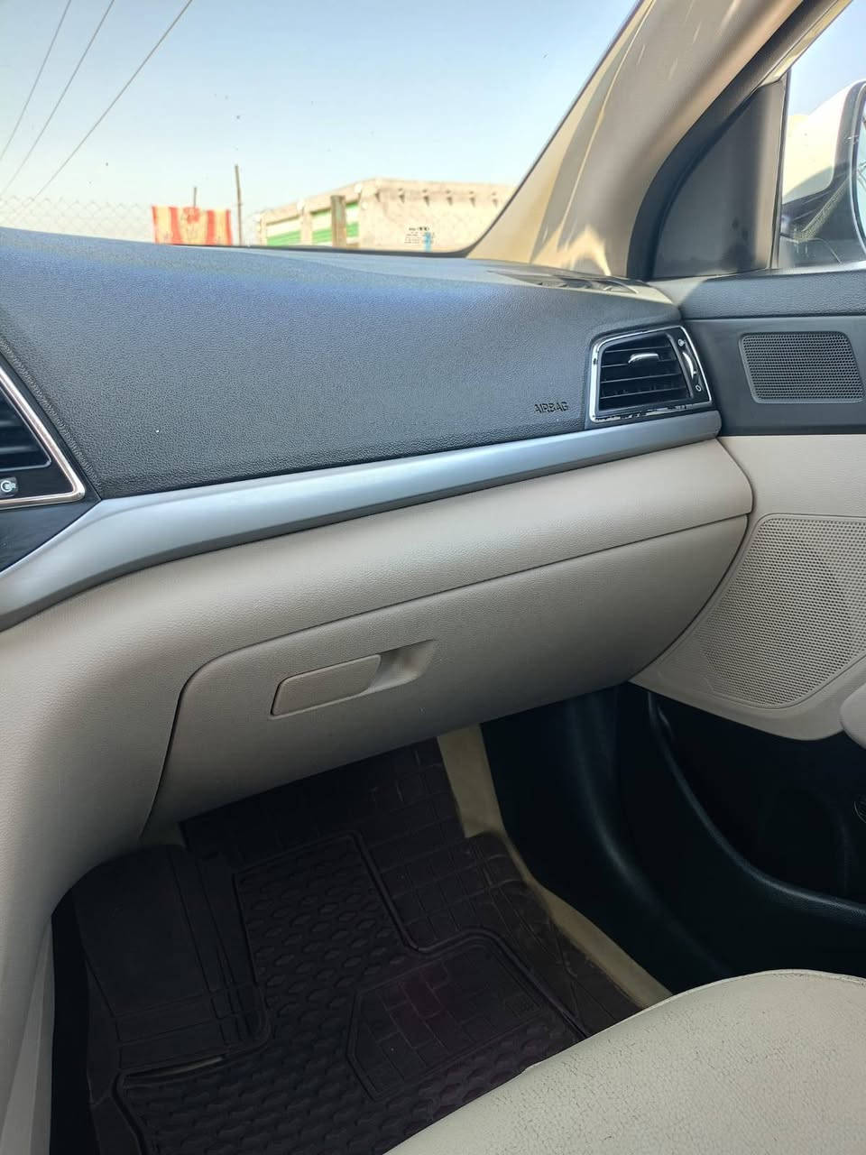 بيع مستعجل لان محتاج 
بس الي يدور زيرو يتصل ‏‪0780 649 5672‬‏
النترا ١٧ 
اخت الزيرو ماشيه ٣٨ فقط جديده جدا 
محرك ٢٠٠٠ دوش بعده بلزكات الشركه
وارد أمريكي بنيد فقط بدون داواخل
مكان السياره الشطره 
سياره جديده  كفاله من الطخات والشخوط
سياره كلها كبس شركه بلاد 
مكانها قضاء الشطره الشطره, ذي قار
