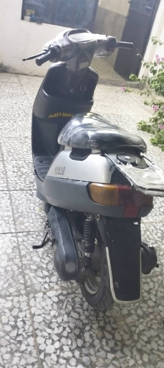 دراجة بطه هندر واحد عوزهه باتري مال شغل محرك حلو لايت هورن بك لايت شغال قفل جنطه  السعر 175 مكاني حي السفير قريب ع العبيدي رقمي  ***********
