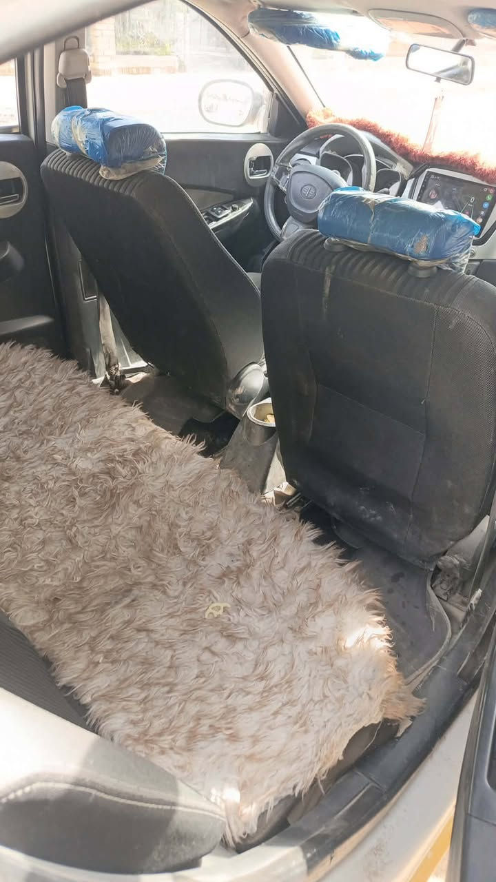 سنويه لل٣٠بسمي 
مكينه وكير كورلا ١٦٠٠تنوني شاده
تخم تايرات ٤صارلهن شهر
حداديه٠جديده،+شاشه٠
سياره جاهزه+لايت زنون
تبريد بس ربط من حورت راح الغاز
السعر ٣٥ للستفسار ***********مكاني ناصريه غراف
