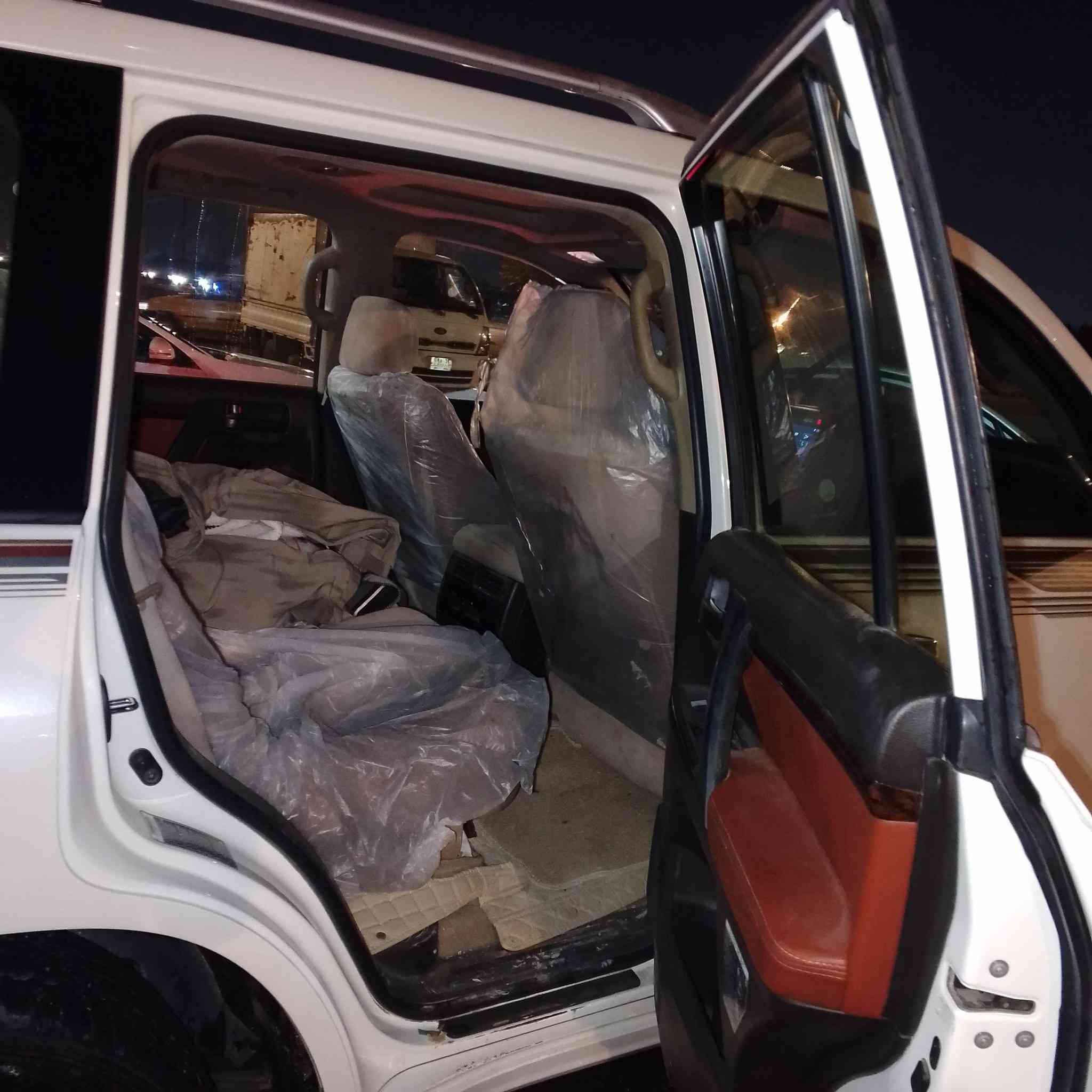 السلام عليكم ورحمه الله وبركاته لاندكروز للبيع جديده وحلو كير محرك خير من لله بسمي تحويل ثاني يوم موديل 20210 ماتصرف عليهه ولا ربع 
***********
