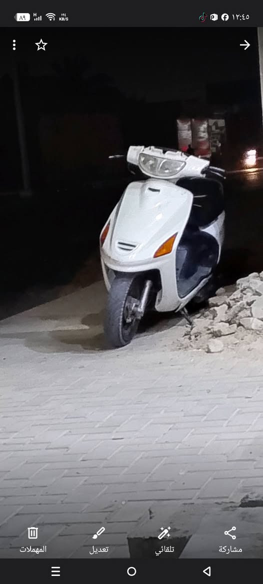 السلام عليكم فراشه للبيع كل شي شغال بيها عين ولايه كيج بنزين عداد سرعه لايت عالي وناصي نقره سلف هندي هم تشتغل الاشايه يمنى ويسر الدراجه كل شيء يشتغل بيها بس بيها خيط تبخير من تحمى تقطع وتراجي رايدها 350 وبيها مجال مكاني البصره شط العرب الصالحيه رقمي ***********
@
