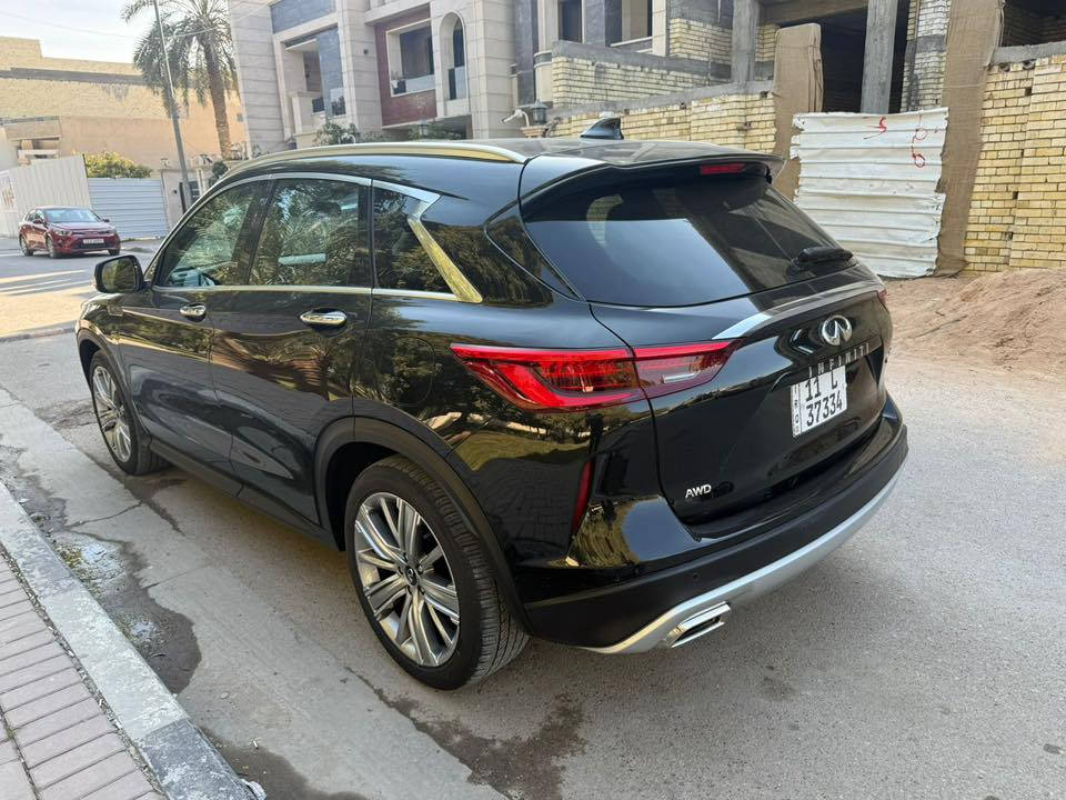 السلام عليكم 
البيع انفنتي QX50
موديل 2022 حادث بس بنيد وجاملغ بارد
سياره كامل مواصفات
مكان بغداد 
السعر 20 الف دولار 
موبيل ***********
