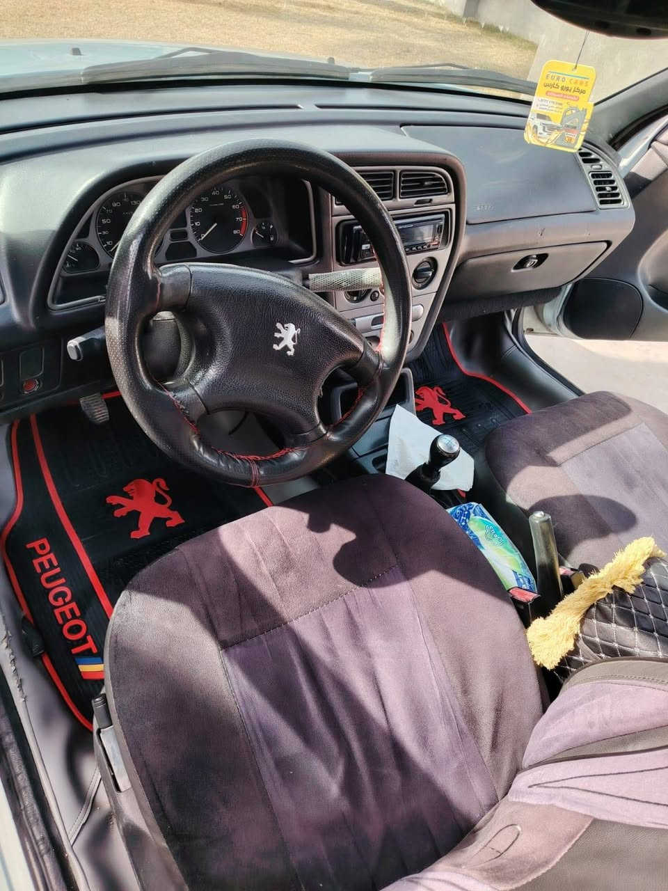 سلام عليكم للبيع بيجو ٣٠٦ سيارة بلاديه
بيه بارد قليل باب ورة السايق سعر ٥٨ وبي مجال 
*********** مرتضى 
اخوان اتصال على الرقم
