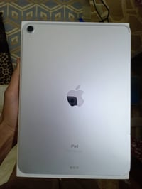 آيباد 11 برو • ٢٥٦ • بطارية ٨٩