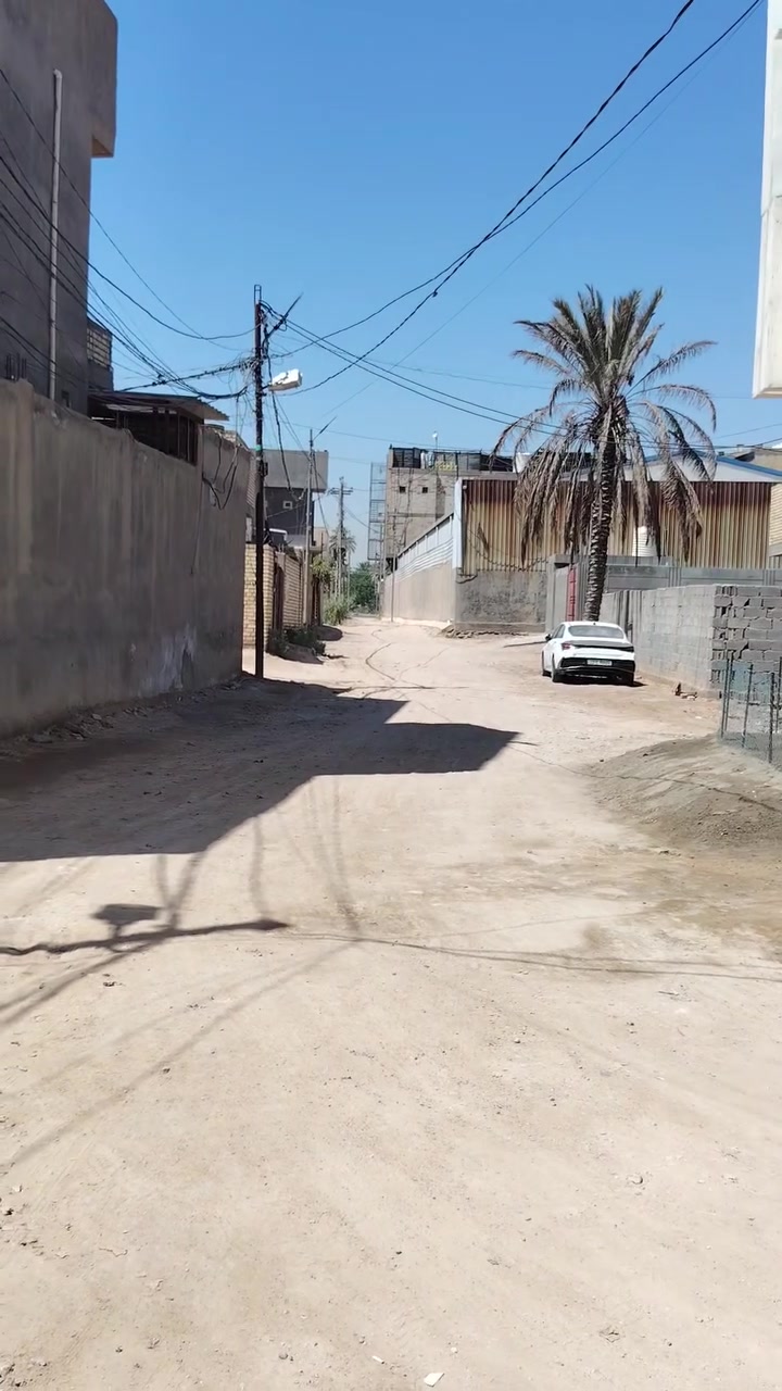 سلام عليكم قطعه أرض للبيع مساحته ٢٠٥ خلف مطعم قنديل كافه الخدمات تبعد عن الشارع الرئيسي الحولي ٢٠٠ متر السعر ٤٢ وبيه مجال الاستفسار الاتصال على الرقم *********** ***********
