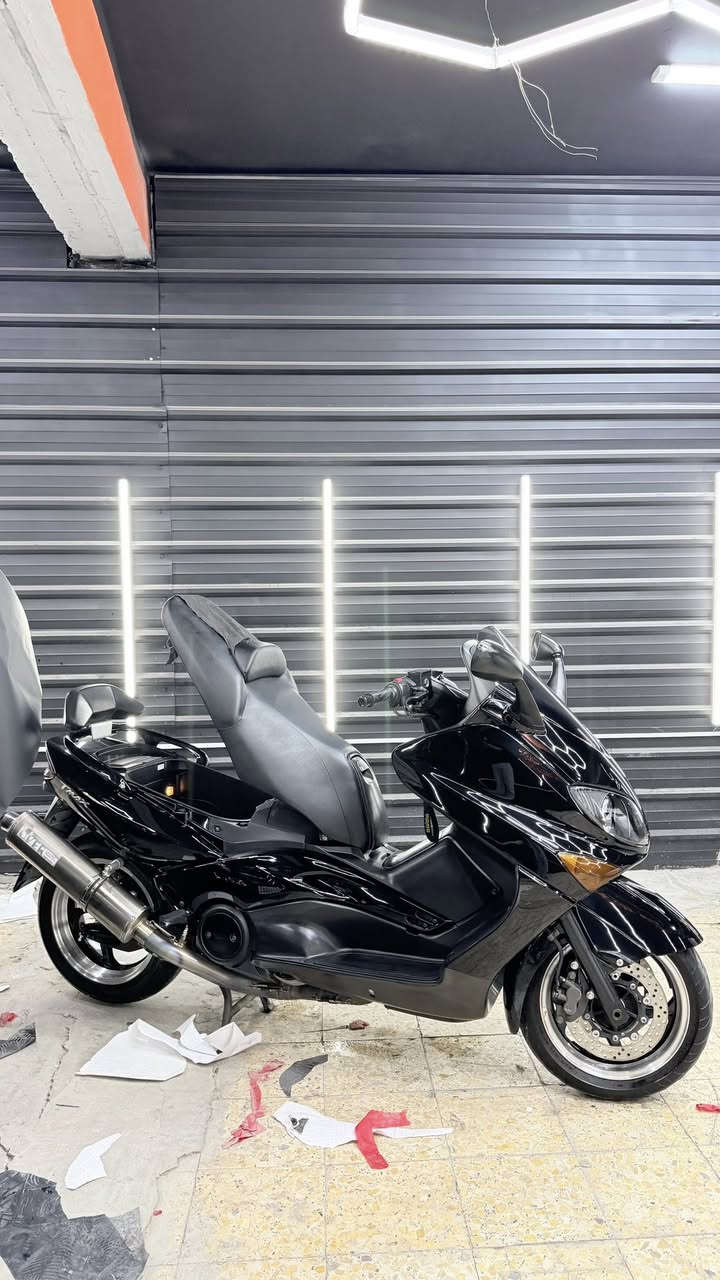 سلام عليكم 
تي ماكس. 2008
نازله من كلشي وكلاشي. 
دراجه مكفوله كفاله عامه

صالنصه اوفر اصليه
تايرات اصلي مال شركه شرط 
منضومه زنون اصلي 
بيه تجوه 
سكيورتي  
سويجات ٢ 
مكاني الأنبار رمادي 
سعر اتصل او متواجد خاص 

***********
