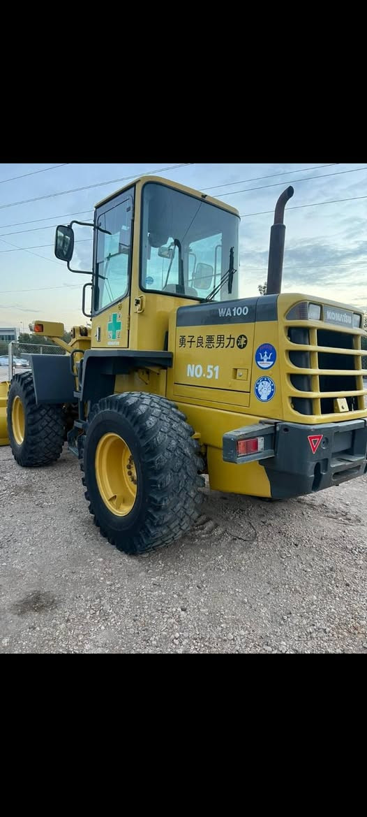 السلام عليكم للبيع شفل كوماتسوو 100 دخول جديد للعراق ٦سلندر مكان حله امعرض السلطاني قرب فتحت النيل ***********
