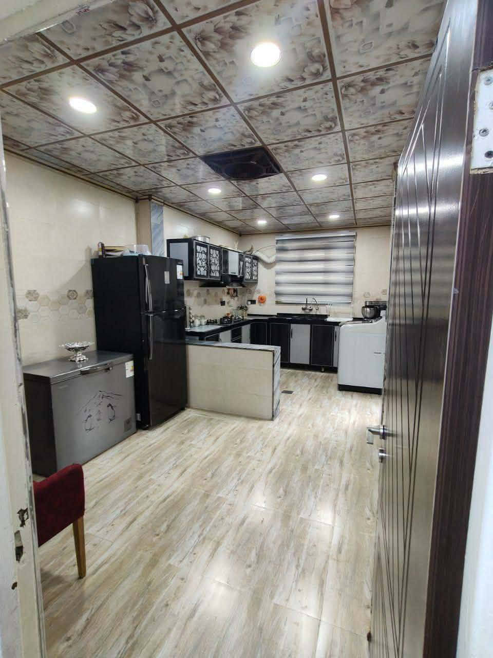 بيت للبيع🏠. مستعجل بسعر جدا مناسب منطقه شقق الخضراء
شقه منفرده
السعر 💰💰💰82.000.000مليون 💰💰💰وبي مجال 
البيت🎉 كلش🎉 كلش نضيف متعوب عليه
راح يطلعلو سند 2025
مساحته 130 متر سند ملك البيت كلش نضيف عدد غرفه عدد 2
ستقبال 
مطبخ
وصحيات 
وصحيات خارجيه
حديقه خارجيه 🌴
بيتونه مسقفه جديد
اقرب نقطه داله خلف مدرسه مكه ☎️ 
غير متواجده على الفيس بوك ❌
للتواصل على الارقام 👇
☎️***********
☎️***********
