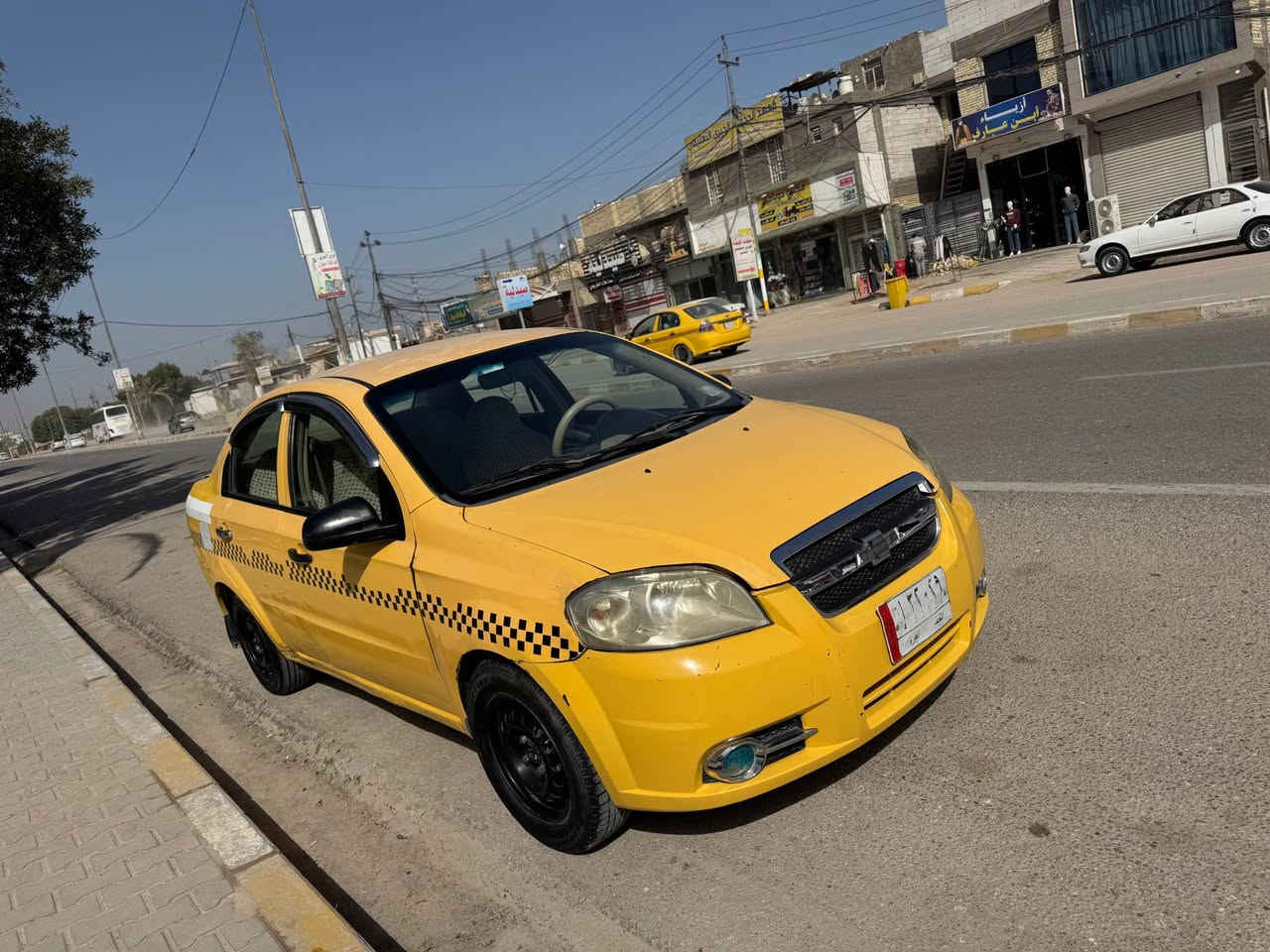 للبيع أفيو ٢٠١٠ مصفره هيه وغرامات محرك مفتوح كير عادي السياره جاهز على آخر حبه السعر ٣٧ مكاني معارض النجف السياره بلمعارض للستسفسار *********** النجف, العراق
