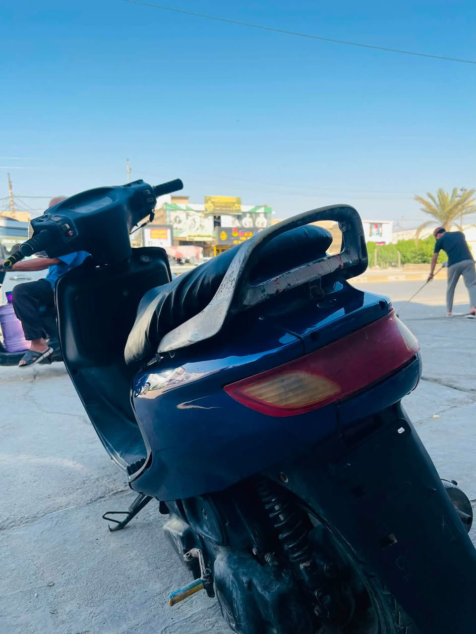 السلام عليكم فراشه للبيع الدراجه نضيفه نقصه فقط باتري مكنيه نضيفه السعر 300 مكاني حله مركز ***********
