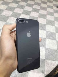 ايفون ٨بلاص البيع ذاكرته ٢٥٦مبدل بي فقط بطاريه اصليه ام ضمان نسبتها ١٠...