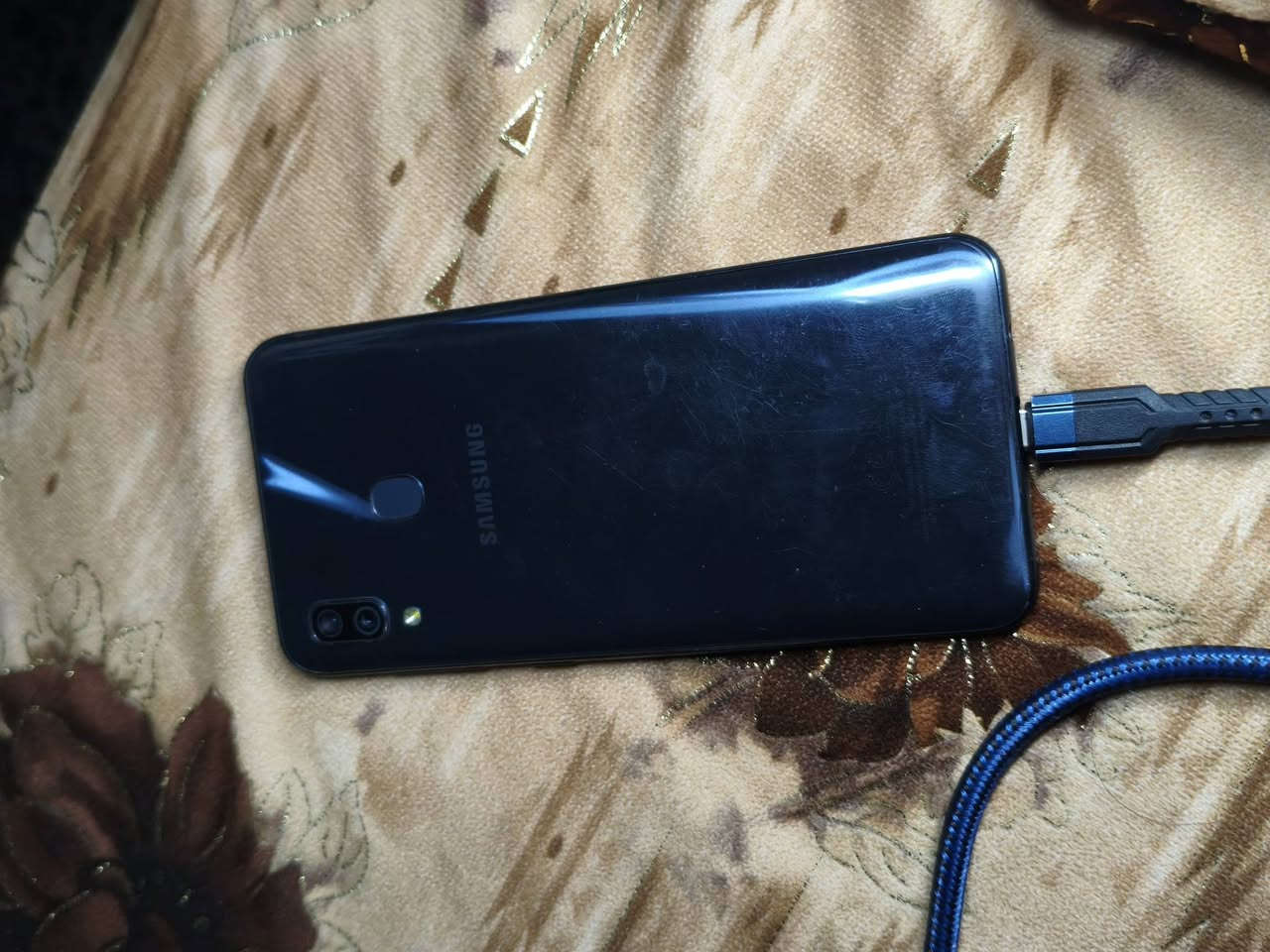 جهاز سامسونغ A30 نضيف مابيه شخط بطاريه بعدهي بلاد مبدل شاشه فقط رايده ب 100
واتساب فقط 
***********
