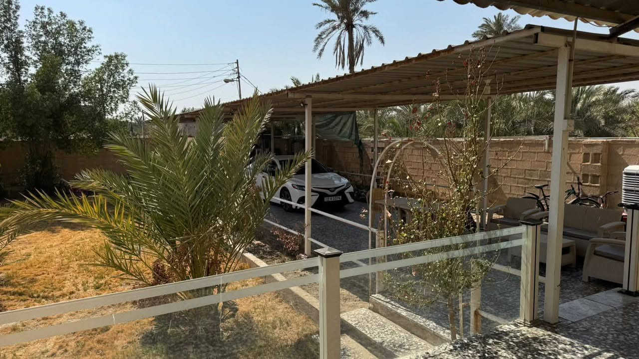 ياالله اسعد الله اوقاتكم بكل خير احبتي يتوفر ١٦٠٠ متر طابو زراعي عراقي #تحويل_سهم
بيت طابقين اول طابق #طابوك يتكون من #خمس غرف منام ودوانيه وصاله ومطبخ وصحيات داخليه وخارجيه طابقين
الطابق الثاني #اربع غرف منام البناء فرمستون
نوع العقار طابو زراعي عراقي #تحويل_سهم
الموقع كلش قريب عله #مركز المدينه
البصره ابي  الخصيب #اعويسيان
#السعر ٥٠٠ مليون قابل للتفاوض
#للأستفسارأتصال ***********
نستقبل جميع العروض العقاريه
