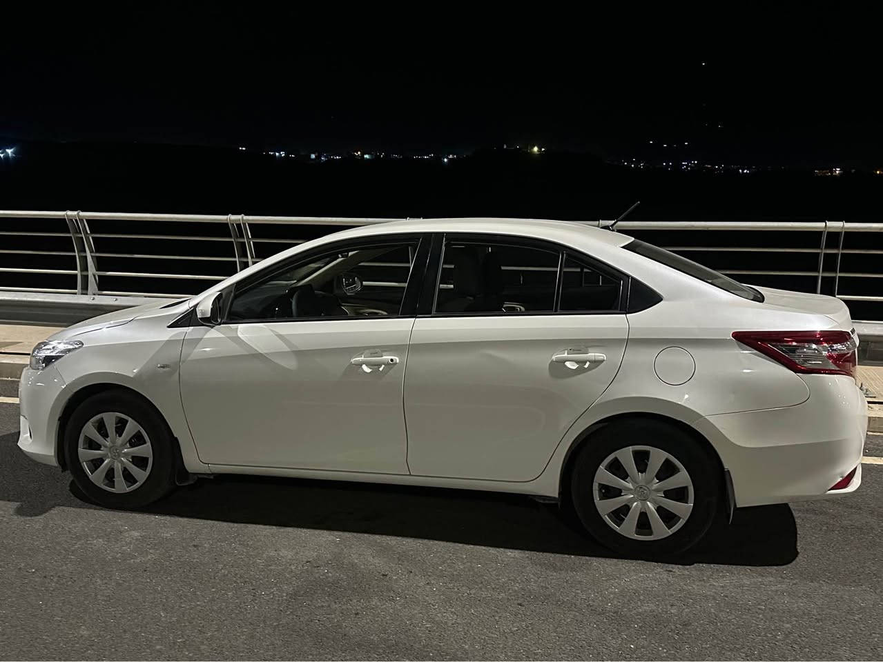 Toyota yaris 2016 
نو زه رد مواسفات خليجى 
بى بوياغ 
دوو ساردى بچوكى هه يه 
گير و مكينه به شه رت 
نه كرايته وه عه يبى نيه 
سعرى ١٠٩$ مجاليكى كه م 
 *********** أربيل, العراق
