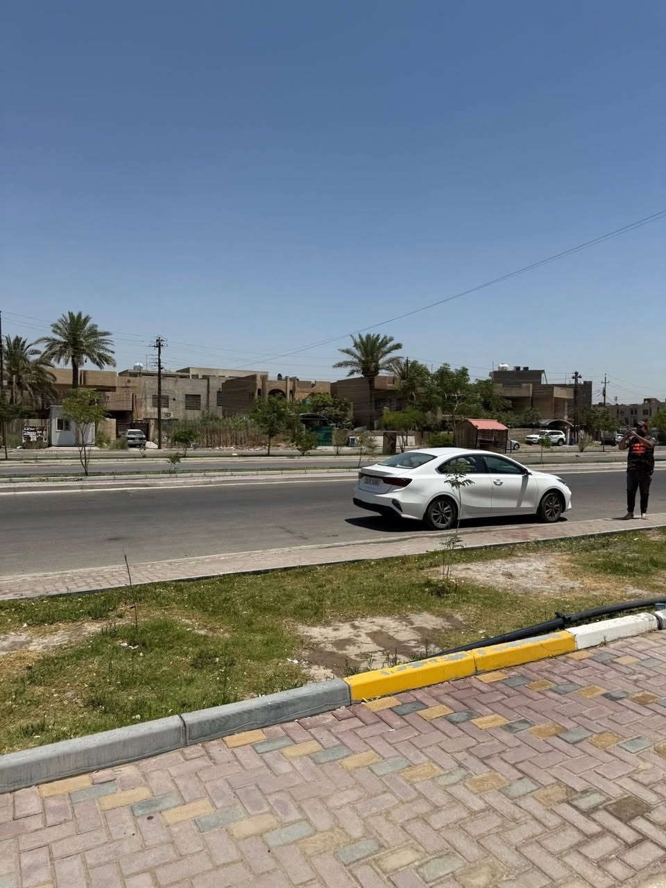 السلام عليكم
قطعة ارض على اربع شوارع.  للبيع 

 قطعه ارض للبيع في حي الجهاد منطقه الاساتذه اربع شوارع قرب مجمع حي السلام السكني الجديد 

تبلغ مساحه القطعه ٣٠٠ متر واجهه ١٥ ونزال ٢٠ 

ملاحظه القطعه تقسيم حسب الطلب 

للاستفسار اتصل على هذه الأرقام 

سيف ابو يزن 

***********

***********

مراجعه مكتب السلام الهندسي مجاور الجمعيه الاستهلاكيه مقابل اسواق السفير الضباط شارع العام حي الجهاد
