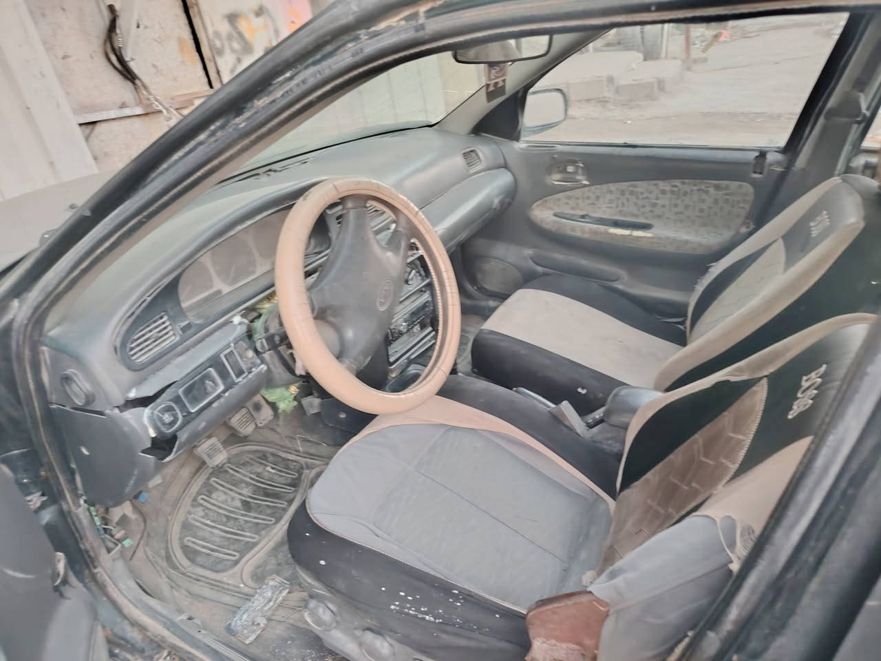 السلام عليكم كيا سيفيا ٩٥ مكينه جبيره بيه بخار كير مكفول تخم تاير صدر وسط سياره بيهه خياسات بل دوس الهلال رقم بغداد مشروع وطني غرفه حلوه السعر ٢١ لاتصال ***********
