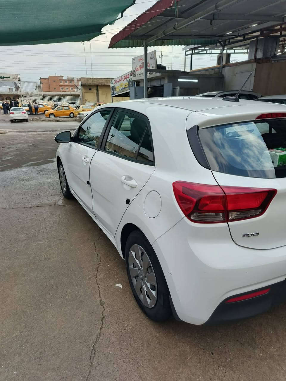 كيا ريو 2020 ماشي 113كيلو مو ميل ضرر تبديل بونيد بدون داخل كير اي تي مكينه 16 دوش سنويه جديده  السعر 115 ومجال *********** خاص مجاوب
