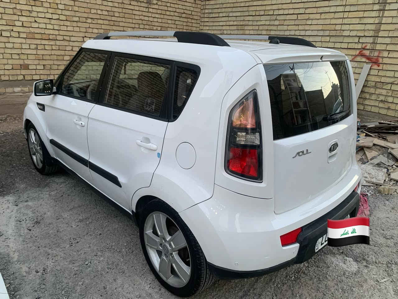 للبيع كيا صول خليجي موديل 2011 محرك 1600 دوش بلادي مامفتوح صدر جديد تخم تاير تبريد شغال السيارة خير من الله جاهزه هزه وأرقام وسنويه جديده لحد سنة 2030 رقم أربيل بسم شخص السنويه يمي بالعامريه بيها صبغ هلالين الجاملغات الخلفية اثر شخوط صوره مرفق قبل الصبغ العنوان /بغداد العامرية شارع العمل الشعبي/السعر (98$)ورقة وبيها مجال الاتصال عالرقم فقط او وتساب لان مكلف بالنشر رجاءً (***********)
