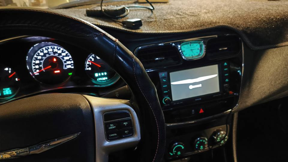 كريسلر ٢٠٠ موديل ٢٠١٣ ٦ سلندر فئة S رقم بابل 
شاشة قلاب مفعلة مع كاميرا خلفية
حساسات خلفية 
كشن كهرباء
حادثها بسيط بس بداية البنيد نفسه مصلح بدون تبديل و الجاملغات الأمامية بيهن طخات بسيطة بدون اي دواخل
جراد في القمارة والجنطة  واكو شخط بباب خلف الصدر 
كهربائيات كاملة ولا إشارة بالدشبول
فقط التبريد كومبريسر عاطل
صور الحادث مرفقة كاملة
السعر ٧٥ وبي مجال 
المكان بابل القاسم
*********** المحاويل, بابل
