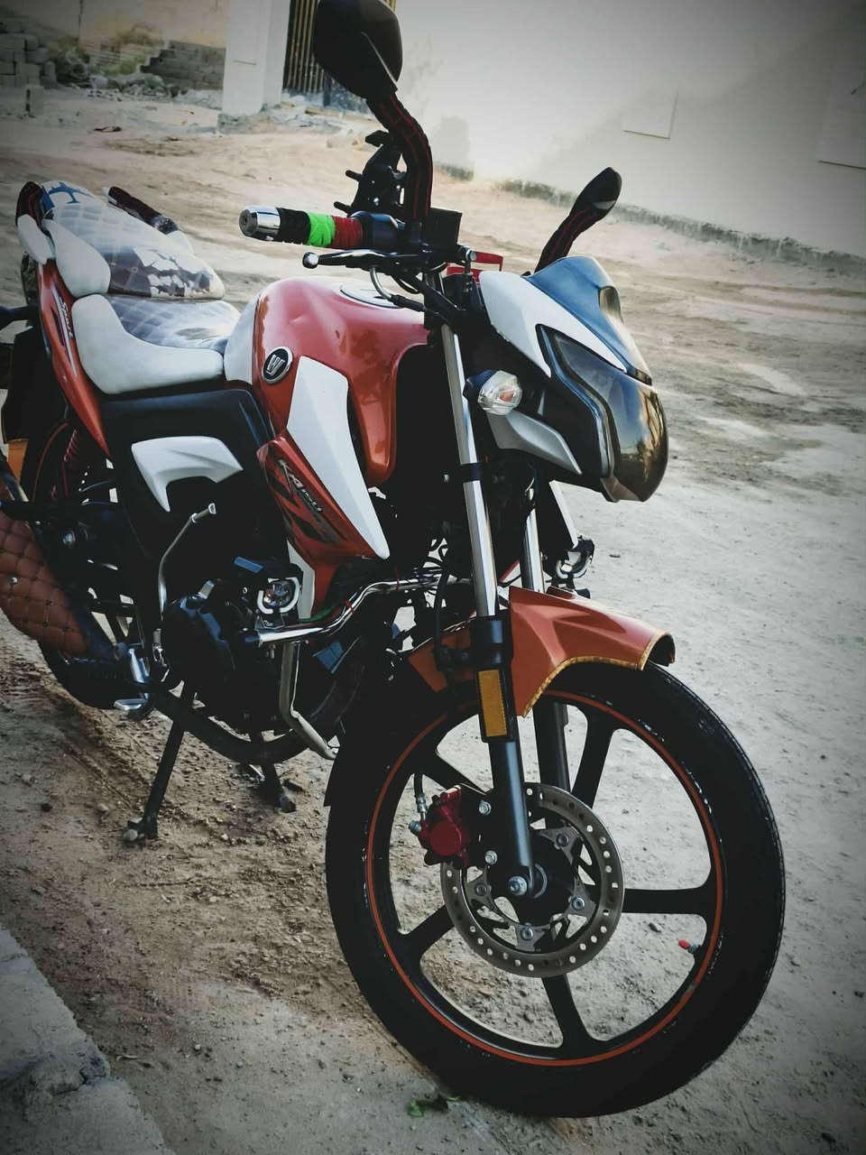 سلام عليكم دراجة للبيع موديل20 السعر15 بي مجال بصيط ***********
