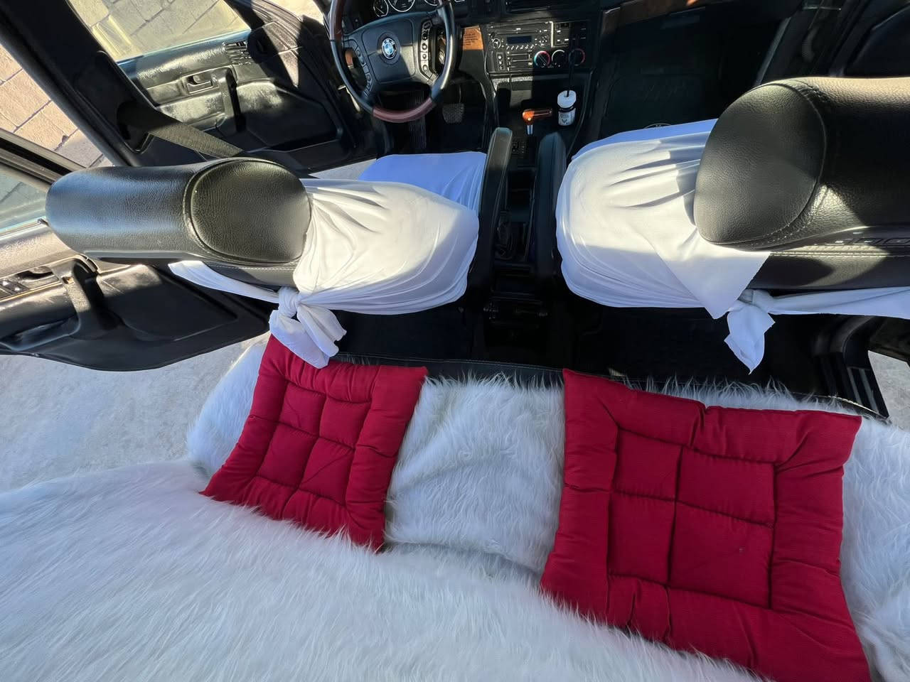 السلام وعليكم احبتي
السعر 53 وبی مجال 
***********
للبيع 525  مسكر فانوس
موديل 93 بلاد
رقم سلیمانیە ممیز  
کیر محرك جديد 
سنويه ورقم جديد 
بجم عريض 
 كم 
وارد الماني
غرفه  اسود 
تبريت يشتغل 
السيارة جاهزة مابيهه نقص
حدادية ورا وكدام بشرط 
مسجل بلوتوث
وياله جدد
تايرات جديد
كير محرك جديد مكفول
مكفول من ضربه وطخه 
كارباي كلة بشرط
تحويل ثاني يوم
سيارة بلحقيقة احلي من الصور
مكان السياره ديالى خانقين
