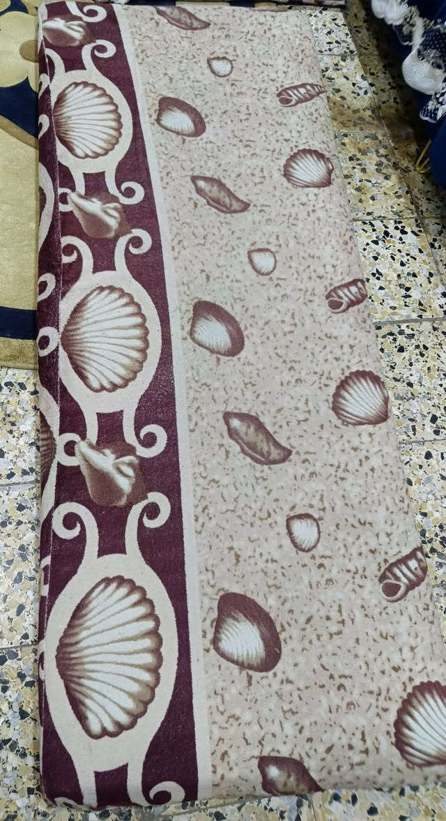 دوشك اسفنج عدد اثنين السعر 12 

الاتصال عالرقم ***********

ويوجد خدمه توصيل
