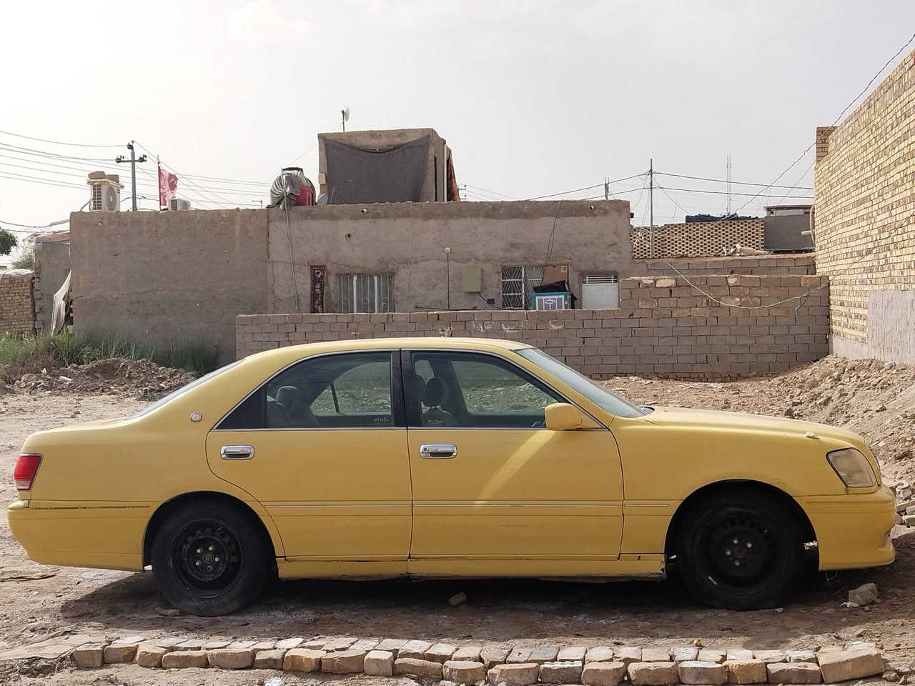 سلام عليكم::::  السياره انبار تسجيل قديم يعني مسجله رقم الماني  موديل 2002 اصل  شاصي 75 مكينه  ديفور الجبير السنويه صاقطه ورقيه  حداديه مستحقه  مكينه بيه صوت قليل    الون اصفر ليموني  لون الأصل حبري  السياره كصتين قماره وجنطه السعر(   65    )وبيه مجال قليل حك الجيه المكان النجف  ناحية العباسيه 
 لل استفسار:(     ***********     )
