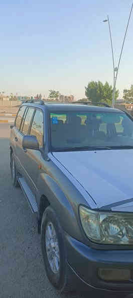 ***********تويوتا لاندكروزر ٩٨ محدث 2007
مصبوغة عام لان لون يجرد وبيها طخه جاملغ خلفي يمين 
لون رصاصي نفطي 
محرك ٦ سلندر سعة 4500 بحالة جيدة 
كير اوتوماتيك 
دبل تانكي 
دبل فيتبام 
اسبير تعليك ، 
ويوجد مكان لاسبير ثاني اسفل الصندوق 
السيارة اعتمادية وقوية جدا  
منظومة  تبريد ممتازة . تبريدها ثلج
السيارة اعتمادية للتعديل والافرود ورحلات البر والتخييم
السيارة باسمي تحويل ثاني يوم مكان السياره الانبار هيت السعر 115 وبي مجال
