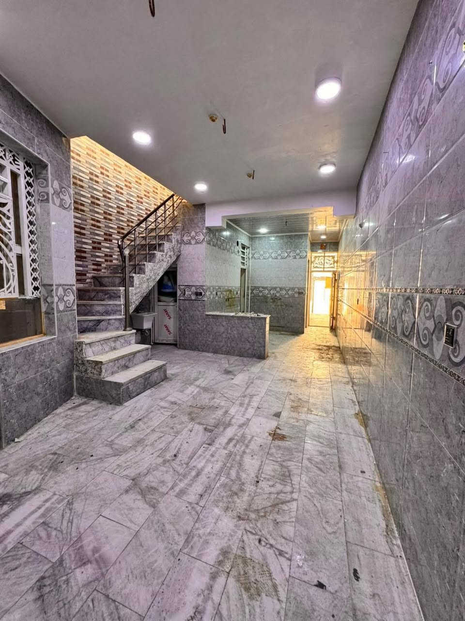 دار للايجار مساحه الدار 100م حي السلام شارع 10🏘️ خلف مجمع الذهب
طابق واحد غرفه وصاله ومطبخ استقبال  وصحيات بناء مرتب
مكتب دار السلام للتفاصيل الاتصال على الارقام الموجوده
***********)  (*********** #بيت #نجف #حي #سلام
