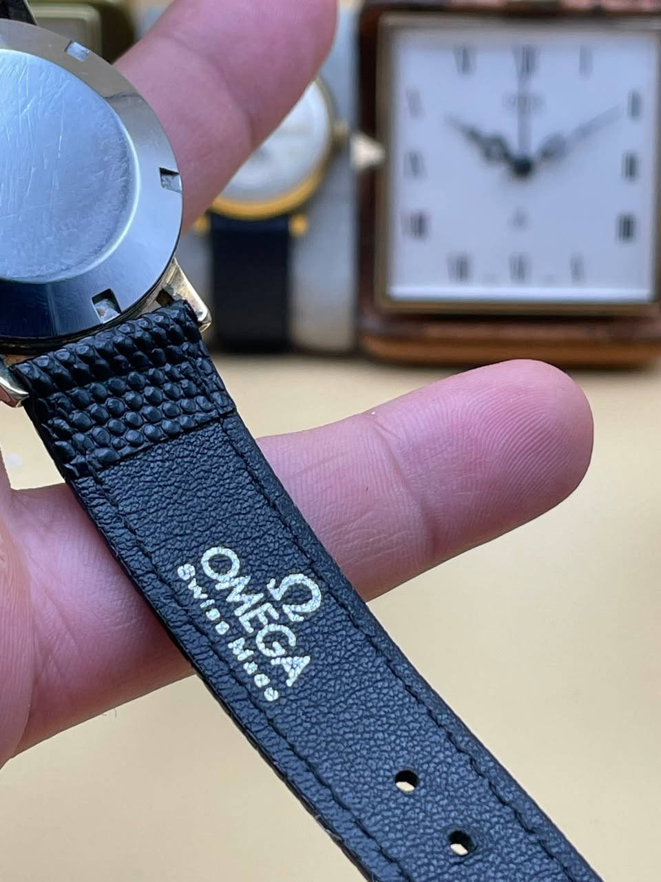 -Omega Automatic 

-تحفه من تحف الزمان اوميگا اوتوماتيك تغليف ذهب ٢٠ مايكرو 

-مقاس ٣٤.٥ إلى ٣٥ نوادر 

-الحركه اوتوماتيك بمكينه ٥٨٣(فراشه) 

-جميع التفاصيل الاصليه عدا الزمبلك مستبدل 

-للتواصل خاص او واتساب ***********
