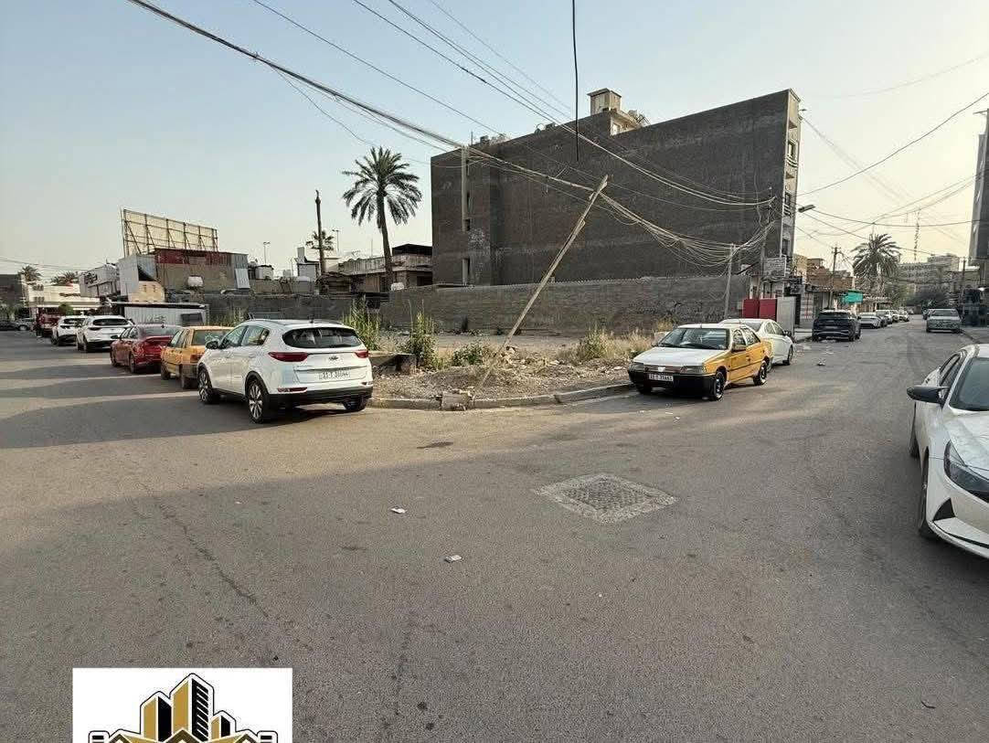💢مجموعة عروض عقارية للبيع في الجادرية والكرادة والعرصات💢
💢عرض رقم (1)💢
▪️ارض ركن للبيع 
▪️ المساحة : 302  ركن 
▪️الواجهة : 20  متر ▪️النزال :15 متر
▪️العنوان : الكرادة خارج شارع مطابخ انقرة مقابل الجلود   
———————————————————————————
  💢عرض رقم (2)💢
▪️ ارض RM تصنيف تجاري للبيع 
▪️ المساحة : 548 ▪️الواجهة : 17،70 متر   
▪️العنوان : العرصات الشارع المقابل شركة BMW 
▪️سند مستقل  
———————————————————————————
💢عرض رقم (3)💢
▪️ارض ركن للبيع
▪️ المساحة : 400 ▪️ الواجهة: 20 متر  
▪️العنوان : زيونة   محلة 716 مجاور مطعم تنورين 
▪️سند مستقل 
———————————————————————————
💢عرض رقم (4)💢
▪️ ارض ركن للبيع 
▪️ المساحة : 800 متر  ▪️ الواجهة :  38 متر 
▪️العنوان : الجادرية من جهة ابو نؤاس قرب البنك المركزي  
▪️سند مستقل 
———————————————————————————
💢عرض رقم (5)💢
▪️ارض RM تصنيف تجاري   للبيع 
▪️ المساحة : 359 متر   ▪️ الواجهة : 10 متر   
▪️العنوان : الكرادة خارج - مربع مندرين - شارع افران الزيتون 
▪️سند مستقل
———————————————————————————
💢عرض رقم (6)💢
▪️ارض للبيع  
▪️ المساحة : 223 متر   ▪️الواجهة : 8 متر  ▪️النزال : 28 متر   
▪️العنوان : الكرادة - 42 - شارع مطعم بتهوفن   
———————————————————————————
💢عرض رقم (7)💢
▪️ ارض RM تصنيف تجاري للبيع 
▪️ المساحة : 400 متر    ▪️ الواجهة :  16 متر   
▪️العنوان : الكرادة - شارع الاقامة  
▪️سند مستقل  
———————————————————————————
💢عرض رقم (8)💢
▪️دار قديم صالح للسكن  للبيع
▪️ المساحة : 205  متر ▪️الواجهة : 8،25 
▪️العنوان : الكرادة خارج  - شارع جامعة اصول الدين  
▪️سند مستقل  
———————————————————————————
💢عرض رقم (9)💢
▪️عمارة حديثة للبيع 
▪️ المساحة : 300 متر  ▪️الواجهة : 10،80 
▪️17  شقة - 7 طوابق تحتوي على بارك سيارات 
▪️ الوارد الحقيقي : 240 مليون سنوياً 
▪️العنوان : الكرادة خارج - مربع مندرين
▪️ سند مستقل 
———————————————————————————
💢عرض رقم (10)💢
▪️دار كلاسك للبيع 
▪️ المساحة : 468 متر   ▪️ الواجهة : 12 متر  ويفتح 15 متر 
▪️العنوان : الجادرية  - مربع عاتكة -   شارع ازكدينيا 
▪️سند مستقل 
———————————————————————————
💢عرض رقم (11)💢
▪️ارض للبيع 
▪️ المساحة : 357 متر  ▪️الواجهة : 11،20 متر  
▪️العنوان : الكرادة حي الرياض - شارع باريس  
———————————————————————————
💢عرض رقم (12)💢
▪️عمارة ركن للبيع
▪️ المساحة : 250 متر     
▪️العنوان : الكرادة داخل - الشارع التجاري 
▪️المحتويات :8 شقق  + 3 محلات كبار ▪️الوارد : 13 مليون 
———————————————————————————
💢عرض رقم (13)💢
▪️عقار تجاري للبيع
▪️ المساحة : 924 متر    ▪️ الواجهة : 21،60  متر   
▪️العنوان : العرصات - امتداد شارع العطار 
▪️عرض الشارع : 20 متر 
▪️سند مستقل 
———————————————————————————
💢عرض رقم (14)💢
▪️دار نظام ڤيلا زيرو قيد الانشاء  للبيع  
▪️ المساحة : 276 متر    ▪️ الواجهة : 7 متر     
▪️العنوان : بارك السعدون - شارع مستشفى التاج 
▪️بناء شركة جوان 
▪️ درجة ممتازة باعلى المواصفات 
———————————————————————————
💢عرض رقم (15)💢
▪️دار نظام ڤيلا زيرو قيد الانشاء  للبيع  
▪️ المساحة : 308 متر     ▪️ الواجهة :  8 متر      
▪️العنوان : بارك السعدون - شارع مستشفى التاج 
▪️بناء شركة جوان 
▪️ درجة ممتازة  باعلى المواصفات 
———————————————————————————
💢عرض رقم (16)💢
▪️  دار قديم  للبيع 
▪️ المساحة : 150 متر   ▪️  الواجهة : 5 متر 
▪️العنوان : الجادرية - مربع عاتكة  ثاني عقار عن شارع السايدين  
———————————————————————————
💢عرض رقم (17)💢
▪️ ڤيلا  مؤثثة 2023  للبيع 
▪️ المساحة : 235 متر   ▪️ الواجهة : 9،40 متر  
▪️سند مستقل  
▪️العنوان : الجادرية - المربع الرئاسي 
———————————————————————————
💢عرض رقم (18)💢
▪️ دار قديم يعتبر ارض للبيع 
▪️ المساحة : 258 متر    ▪️ الواجهة : 7،5 متر    
▪️العنوان : الجادرية المربع الرئاسي - شارع الخاصكي  
———————————————————————————
💢عرض رقم (19)💢
▪️دار للبيع 
▪️ المساحة : 300 متر   ▪️ الواجهة : 11  متر   
▪️العنوان : الكرادة خارج - مربع مندرين 
▪️سند مستقل 
———————————————————————————
💢عرض رقم (20)💢
▪️قطعة للبيع 
▪️ المساحة : 386 متر   ▪️ الواجهة : 13،40 متر     
▪️العنوان : الكرادة - ابو اقلام شارع اسواق الزاوية    
▪️موقع سكني شارع عريض 
———————————————————————————
💢عرض رقم (21)💢
▪️عمارة للبيع
▪️ المساحة : 412 متر   ▪️ الواجهة : 12 متر   
▪️العنوان : بارك السعدون - شارع شندل 
▪️الوارد : 6 ملايين 
▪️9 شقق - طابقين 
———————————————————————————
💢عرض رقم (22)💢
▪️دار للبيع  - الكرادة - بارك السعدون
▪️ المساحة : 534 متر    ▪️ الواجهة : 16 متر   
▪️العنوان : بارك السعدون - شارع المختار  
▪️سند مستقل 
———————————————————————————
💢عرض رقم (23)💢
▪️ مجمع ركن عبارة عن 8 وحدات سكنية  
▪️ المساحة : 358،5 متر  ركن   
▪️العنوان : الكرادة ابو نؤاس شارع مصرف الطيف
▪️الوارد الشهري  : 85 ورقة  
———————————————————————————
💢عرض رقم (24)💢
▪️عمارة سكنية فاخرة للبيع 
▪️ المساحة : 260 متر    ▪️ الوارد : البنايه  زيرو فارغة 
▪️العنوان : الكرادة - ابو نؤاس - شارع علوة المصطفى  
▪️11 شقة موثثة سبالت + مطابخ 
▪️مصعد شغال 
▪️ممكن بيعها على شكل شقق تمليك 
———————————————————————————
💢عرض رقم (25)💢
▪️قطعة ارض للبيع 
▪️ المساحة : 340 متر   ▪️ الواجهة : 13 متر  
▪️العنوان : الكرادة شارع 52 قرب جامعة اوروك ثالث عقار عن الشارع التجاري 
———————————————————————————
💢عرض رقم (26)💢
▪️قطعة ارض للبيع في الكرادة 
▪️ المساحة : 288 متر    ▪️ الواجهة : 8 متر 
▪️العنوان : ساحة التحريات - ثاني شارع بعد المنافذ الحدودية
▪️سند مستقل  
———————————————————————————
💢عرض رقم (27)💢
▪️قطعة ارض للبيع 
▪️ المساحة : 362 متر    ▪️ الواجهة من الامام : 12،40 متر   ومن الخلف : 8 متر 
▪️العنوان : الكرادة شارع رضا علوان  
———————————————————————————
💢عرض رقم (28)💢
▪️قطعة ارض للبيع 
▪️ المساحة : 602 متر     ▪️ الواجهة : 14،20 متر    
▪️العنوان : الجادرية  خلف فندق كورال 
▪️سند مستقل  
———————————————————————————
💢عرض رقم (29)💢
▪️دار حديث زيرو  4 طوابق  للبيع 
▪️ المساحة : 154  متر     ▪️الواجهة : 7 متر 
▪️العنوان : الجادرية - مقابل جامعة بغداد من جهة الجامعة 
▪️بناء 2025 
▪️التسليم خلال شهرين 
———————————————————————————
💢عرض رقم (30)💢
▪️قطعة ارض للبيع 
▪️ المساحة : 345 متر    ▪️ الواجهة : 11،5  متر    
▪️العنوان : الكرادة ساحة الواثق  - شارع شركة ميتسوبيشي 
———————————————————————————
💢عرض رقم (31)💢
▪️ دار للبيع 
▪️ المساحة : 650 متر     ▪️ الواجهة : 20  متر    
▪️العنوان : الجادرية - مربع عاتكه - شارع ازكدينيا 
▪️7 غرف نوم 
▪️سند مستقل 
———————————————————————————

☎️للاستفسار الاتصال على الارقام 

 ***********

 ***********

 

🔸او مراجعة مقر الشركة الكائن في الكرادة شارع العطار 🔸

💢وكالة عصر حمورابي العقارية 💢

✨🌏اختيارك الامثل في عالم العقار 🌏✨

▪️الشركة مجازة رسمياً
-———————————————————————————
🔺بيع وشراء وايجار جميع انواع العقارات السكنية والتجارية🔺
-———————————————————————————
🔻تعقيب جميع انواع المعاملات بمهنية عالية🔻
-———————————————————————————
🔺ادارة جميع انواع الاملاك 🔺
———————————————————————————-
🔻نستقبل جميع انواع العروض 🔻
———————————————————————————-
