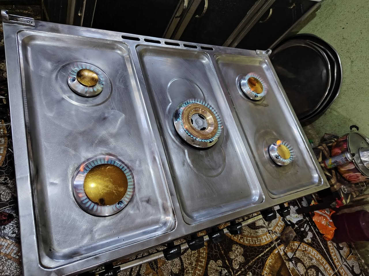 السلام عليكم ~ ورشة الزهراء لصيانه الطباخات الغازية صيانة في المنازل للتواصل واتساب *********** او متواجد خاص راسلونا وبلخدمة متواجدين 24 ساعه
